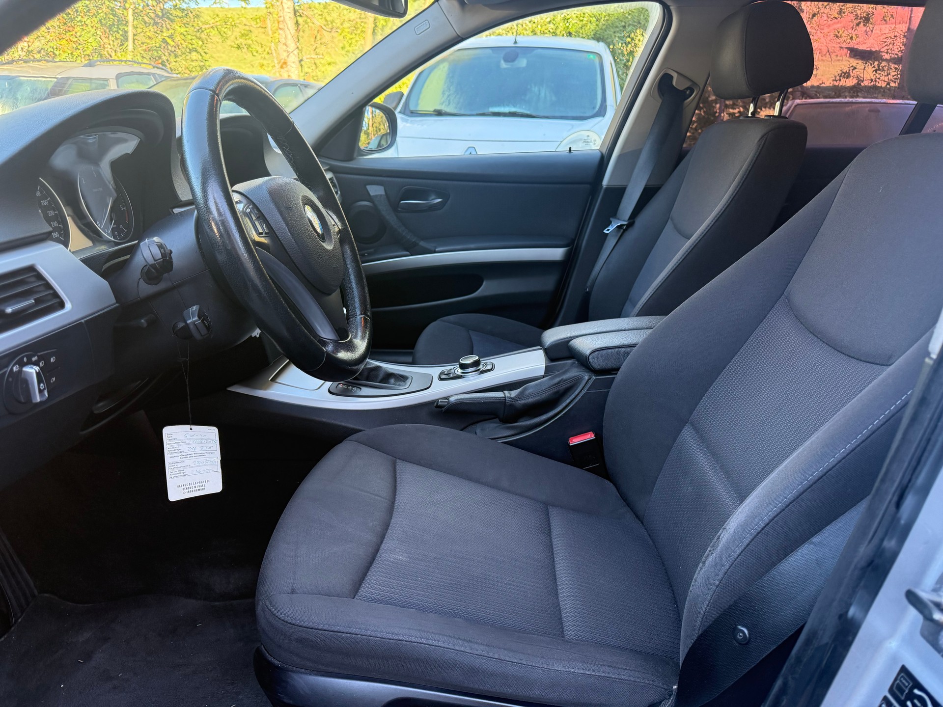 BMW 320d xDrive Touring Dynamic Edition Steptronic-image-7