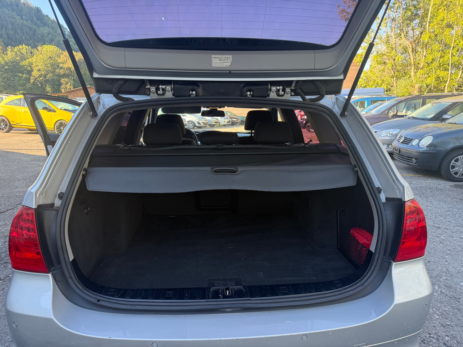 BMW 320d xDrive Touring Dynamic Edition Steptronic-image-9