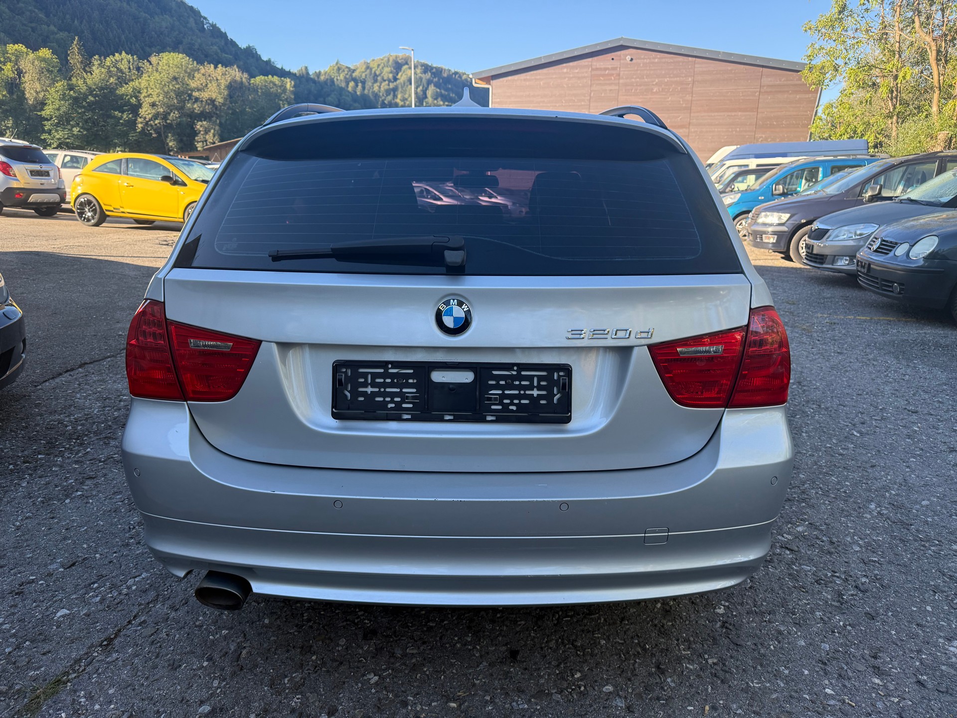 BMW 320d xDrive Touring Dynamic Edition Steptronic-image-4