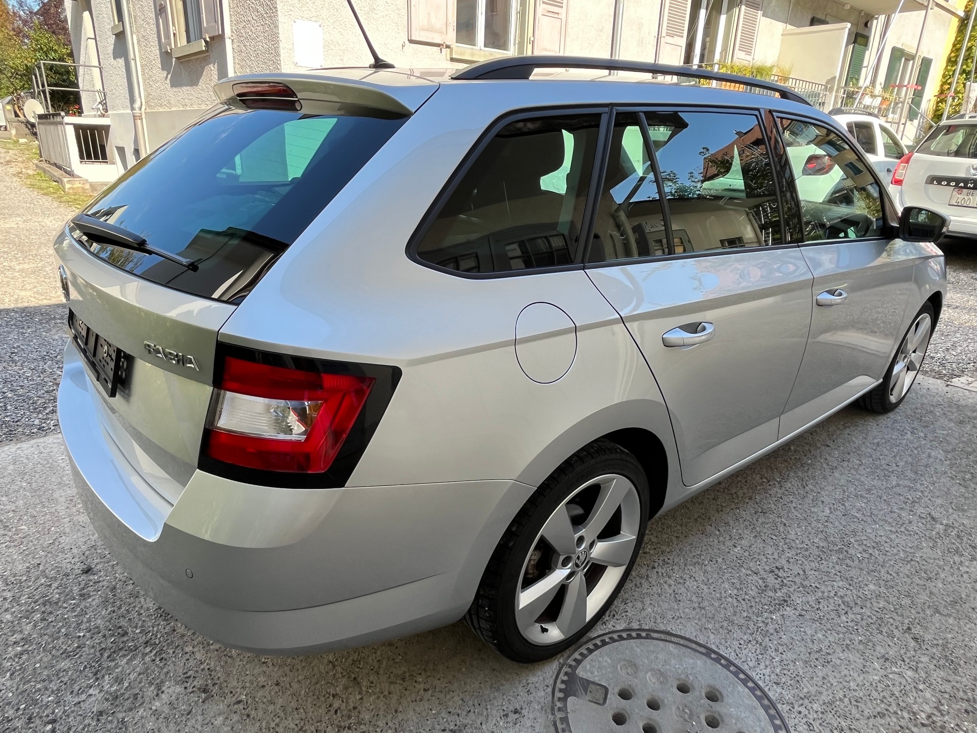 SKODA Fabia 1.2 TSI Style-image-1