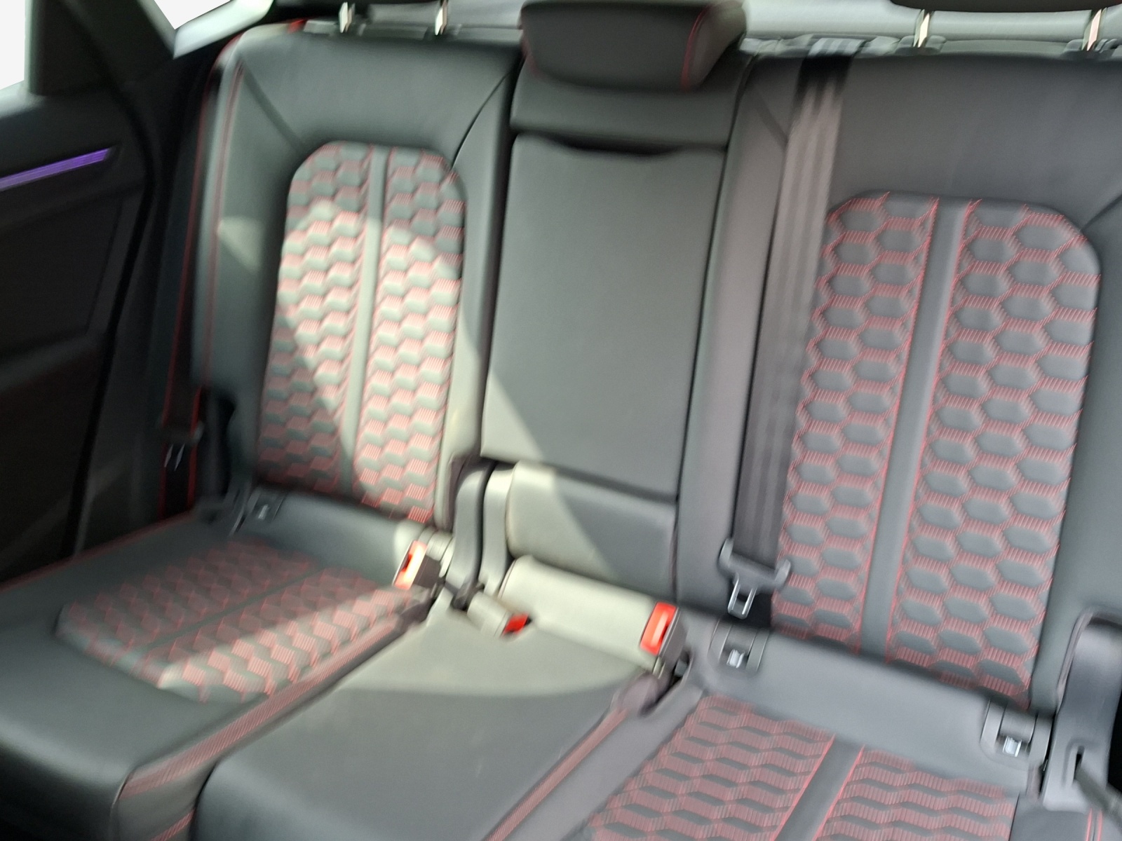 AUDI RS Q3 Sportback quattro S tronic-image-11