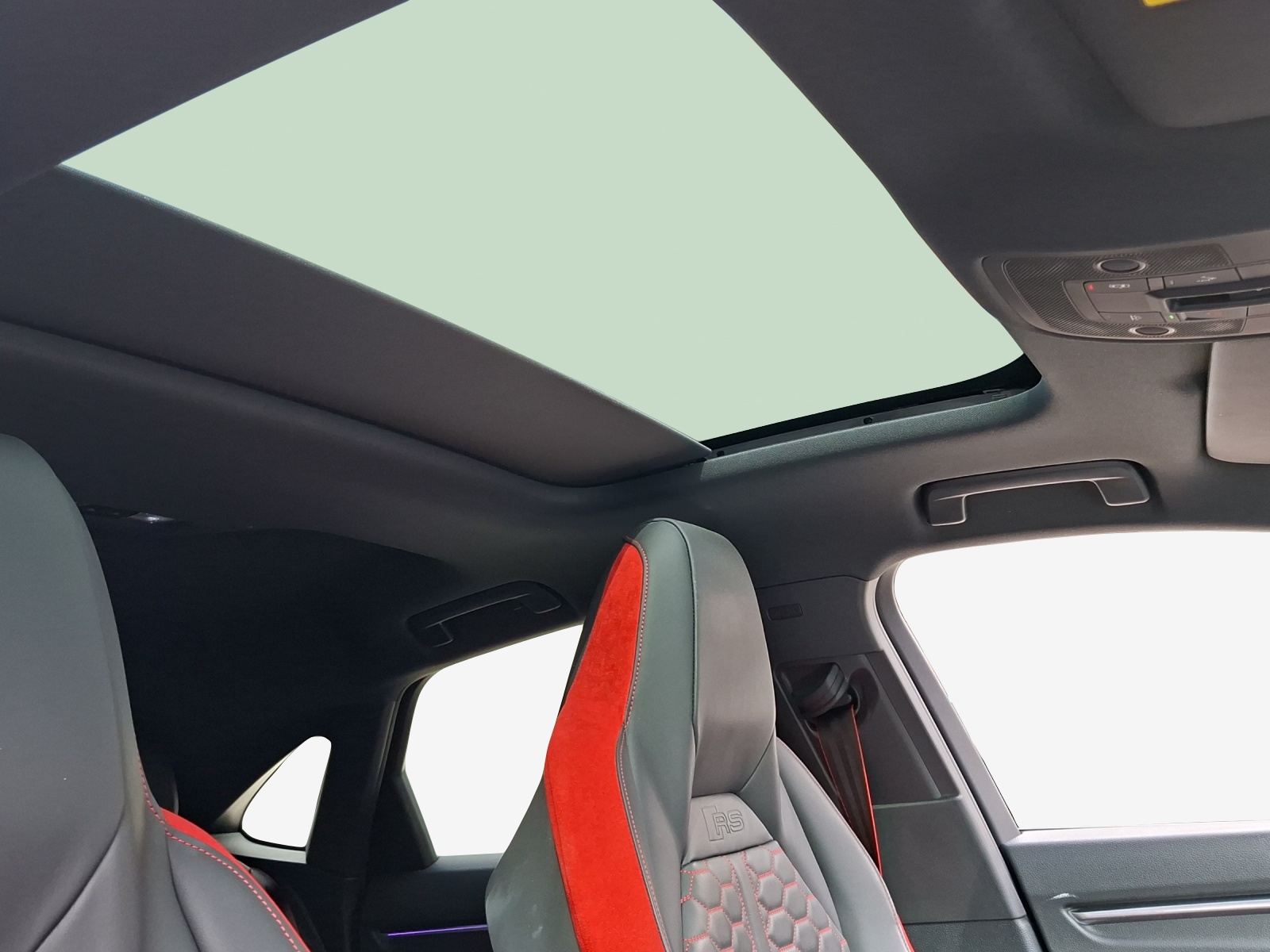 AUDI RS Q3 Sportback quattro S tronic-image-14