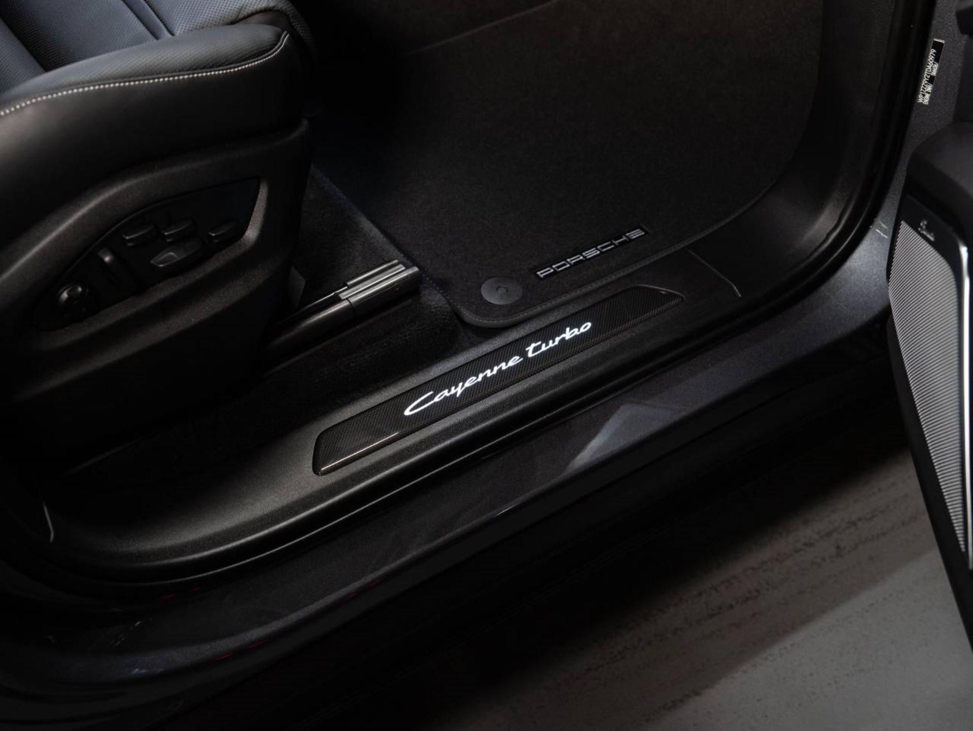 PORSCHE Cayenne Turbo E-Hybrid Coupé avec Paquet-GT-image-21
