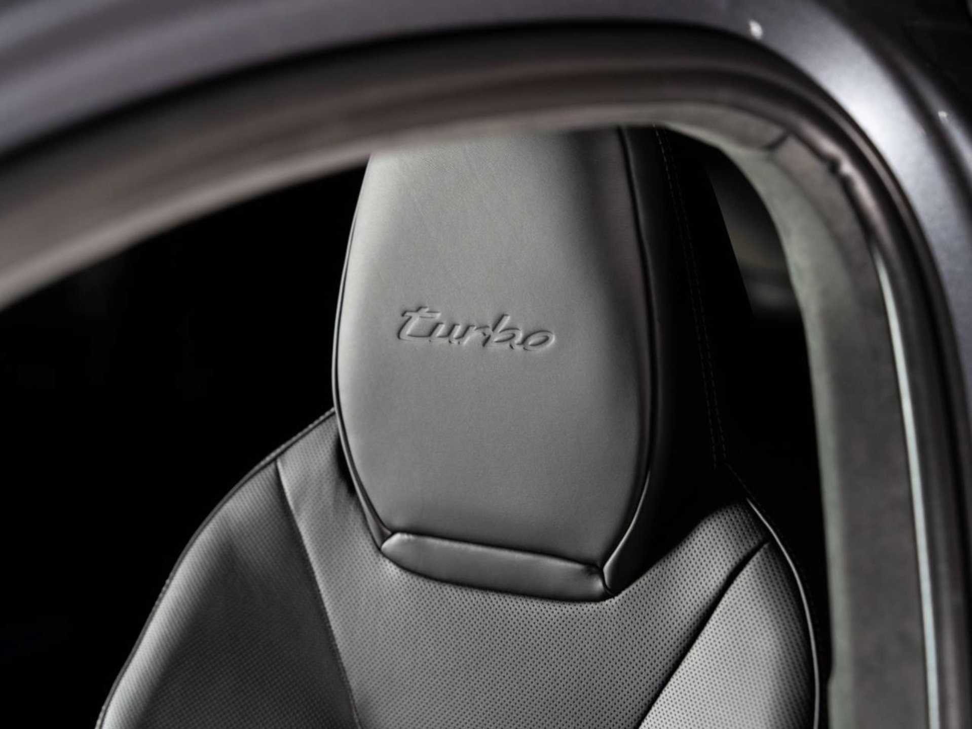 PORSCHE Cayenne Turbo E-Hybrid Coupé avec Paquet-GT-image-15