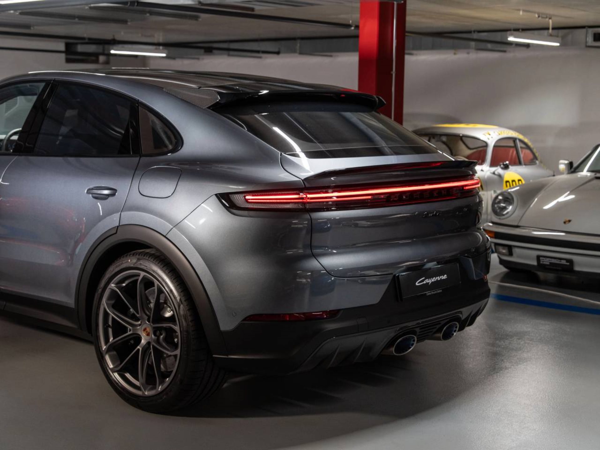 PORSCHE Cayenne Turbo E-Hybrid Coupé avec Paquet-GT-image-25