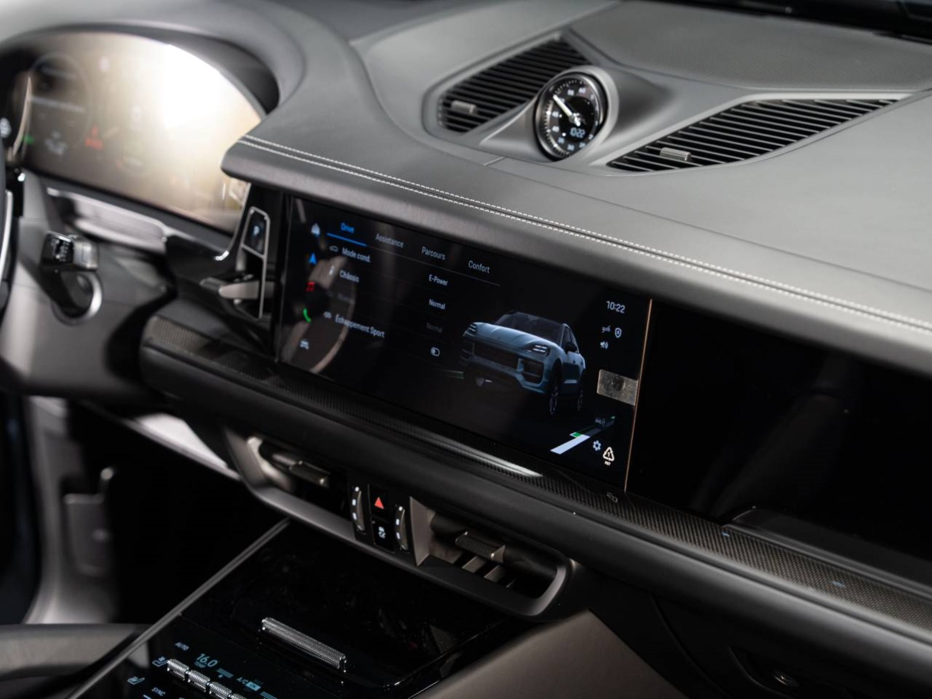 PORSCHE Cayenne Turbo E-Hybrid Coupé avec Paquet-GT-image-13