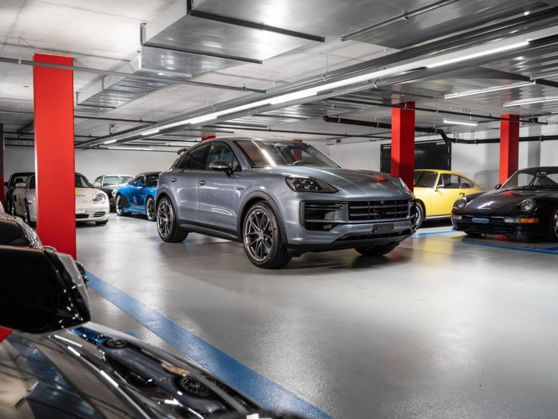 PORSCHE Cayenne Turbo E-Hybrid Coupé avec Paquet-GT-image-2