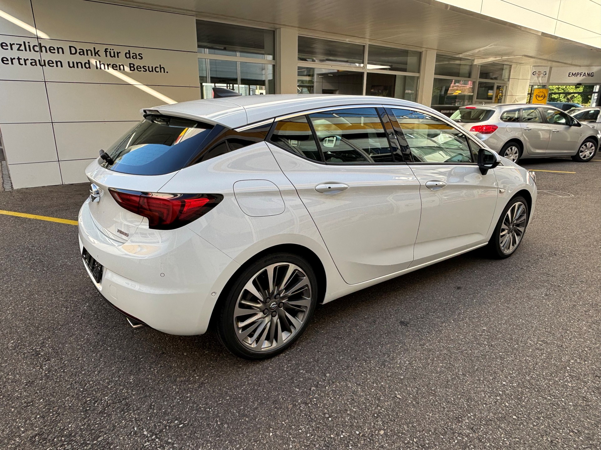 OPEL Astra 1.6i Turbo Excellence-image-4