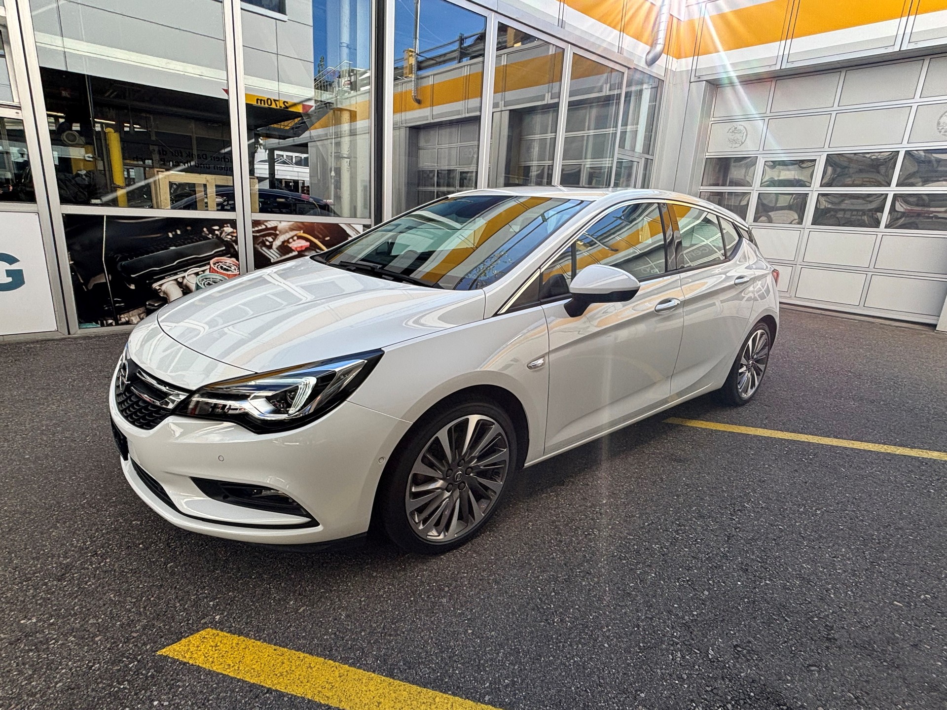 OPEL Astra 1.6i Turbo Excellence-image-1