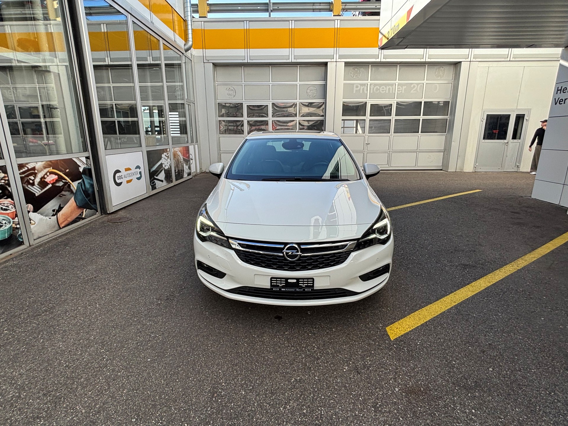 OPEL Astra 1.6i Turbo Excellence-image-0