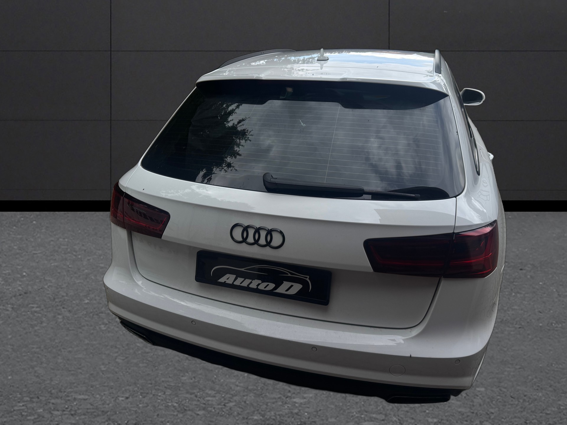 AUDI A6 Avant 2.0 TDI S-tronic S-Line-image-4