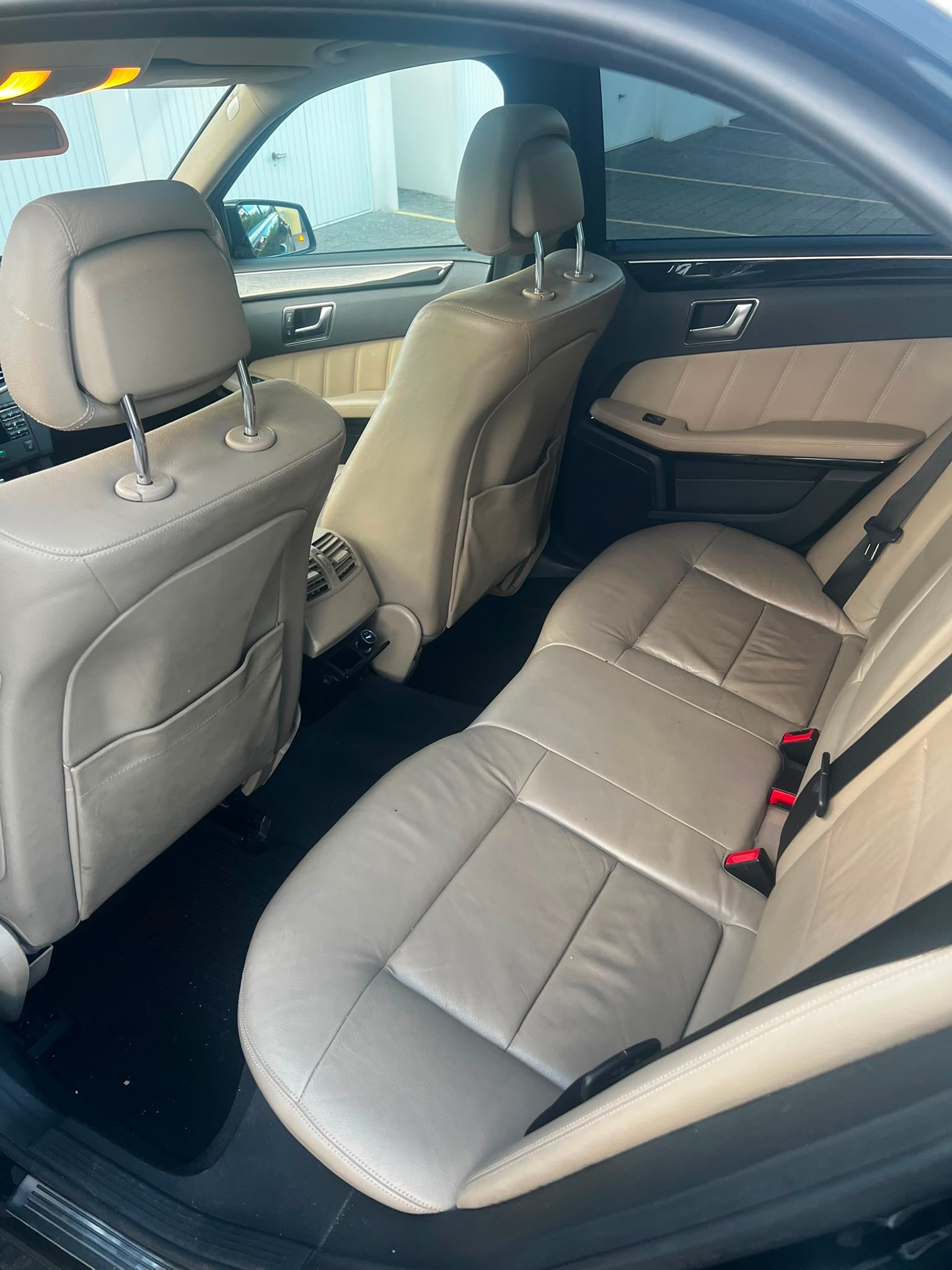 MERCEDES-BENZ E 250 CDI BlueEff. Avantgarde 4Matic 7G-Tronic-image-14