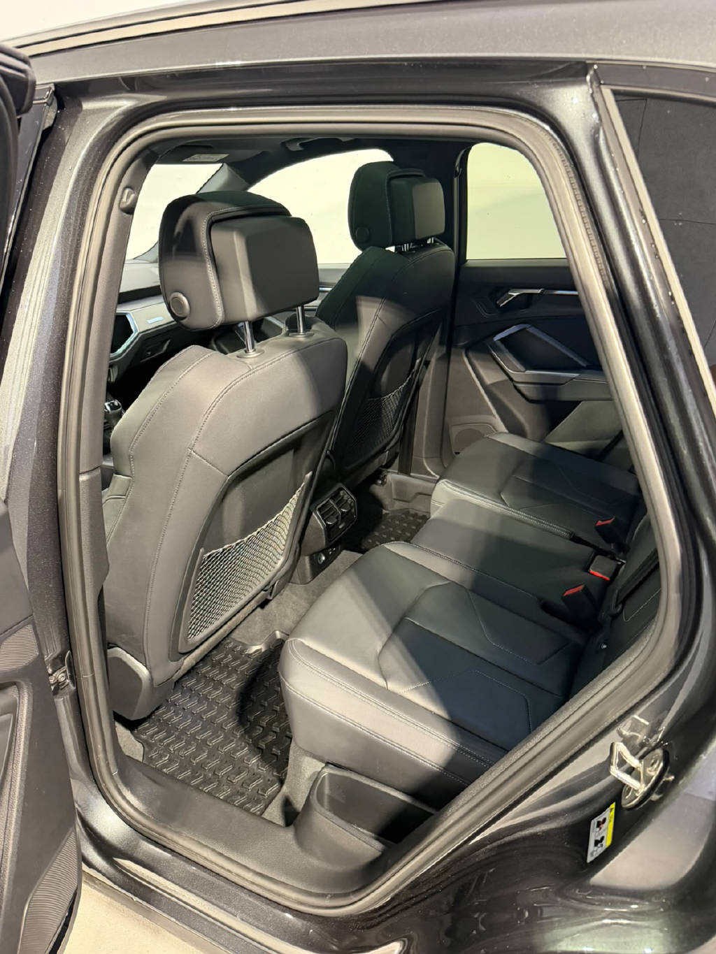 AUDI Q3 1.5 35 TFSI S line S-Tronic-image-8