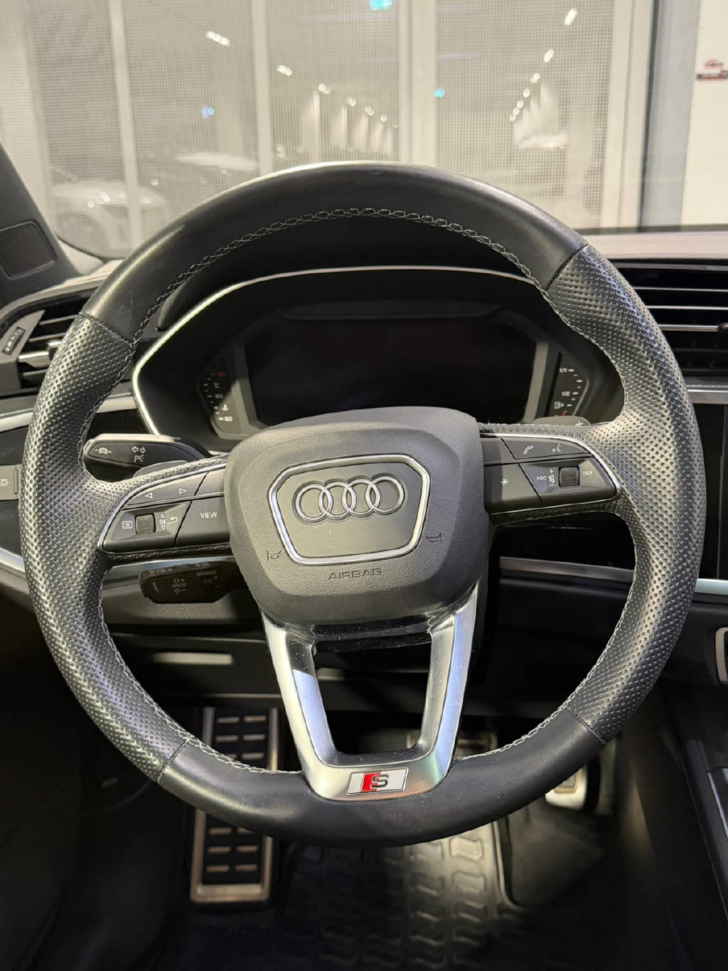 AUDI Q3 1.5 35 TFSI S line S-Tronic-image-5