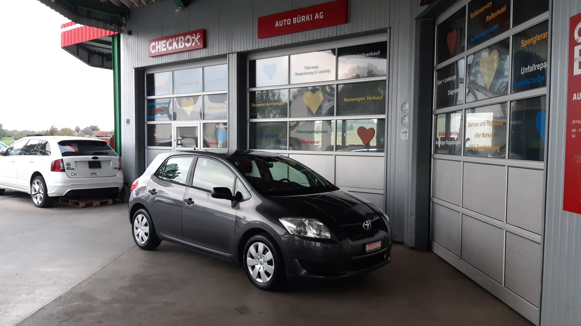 TOYOTA Auris 1.4 D-4D Linea Luna-image-7