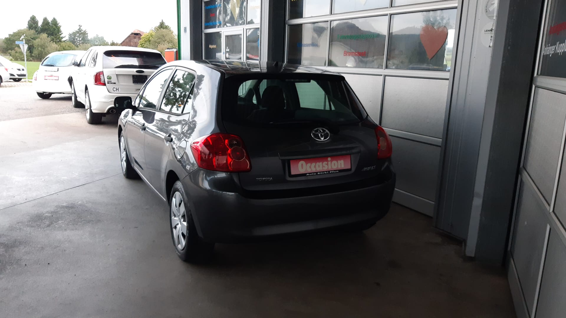 TOYOTA Auris 1.4 D-4D Linea Luna-image-3