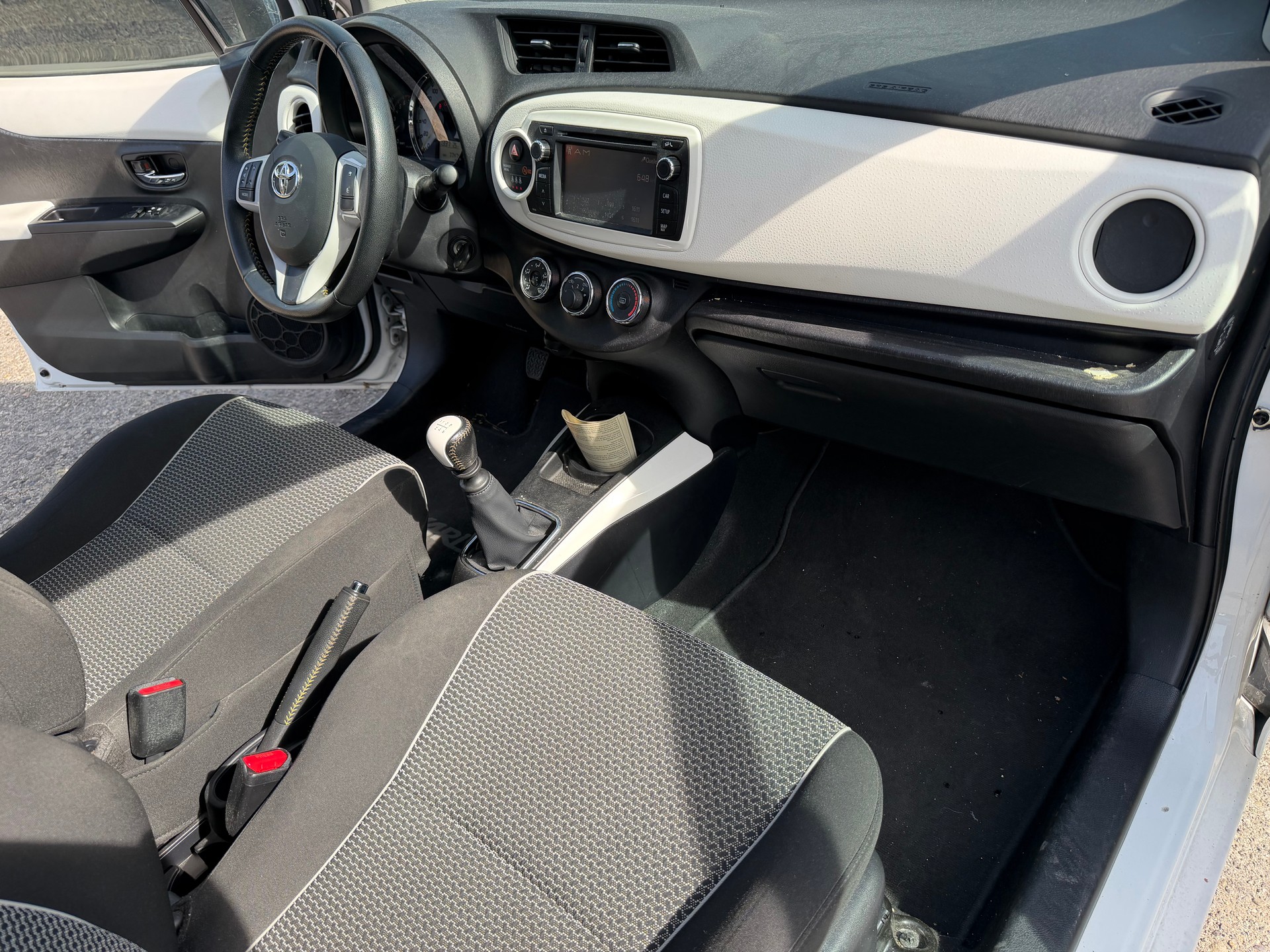 TOYOTA Yaris 1.33 Luna-image-11
