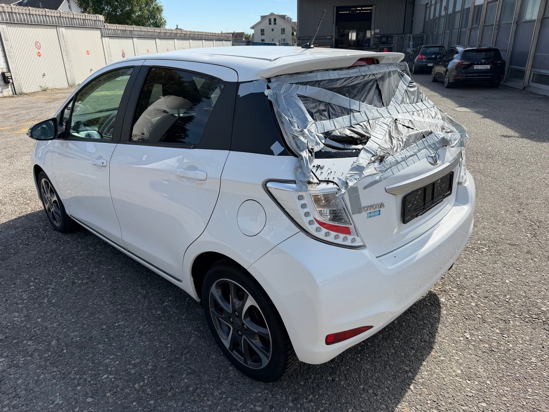 TOYOTA Yaris 1.33 Luna-image-6