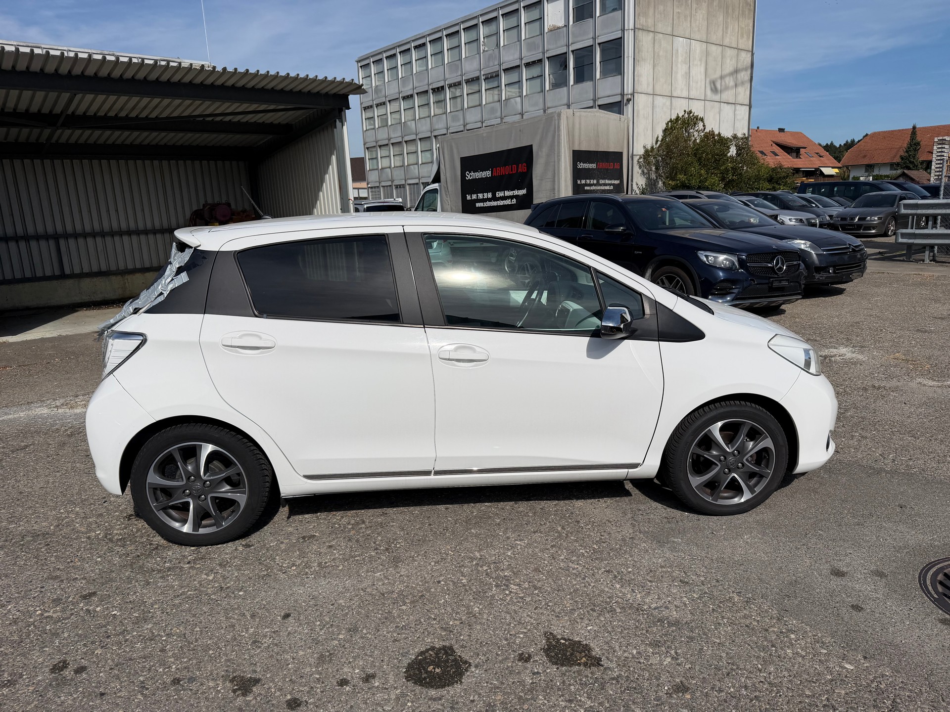 TOYOTA Yaris 1.33 Luna-image-4