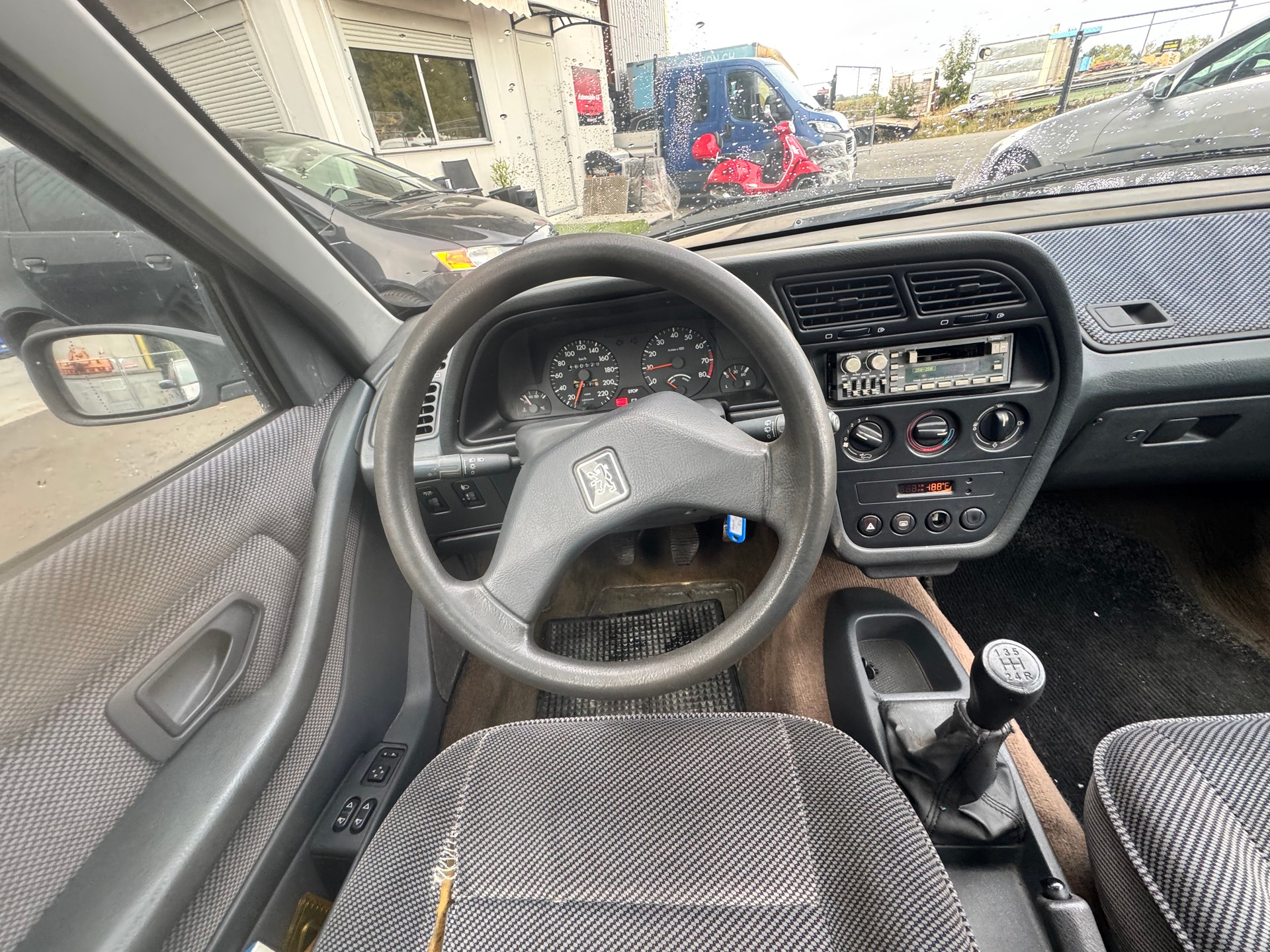 PEUGEOT 306 1.8 XT-image-8