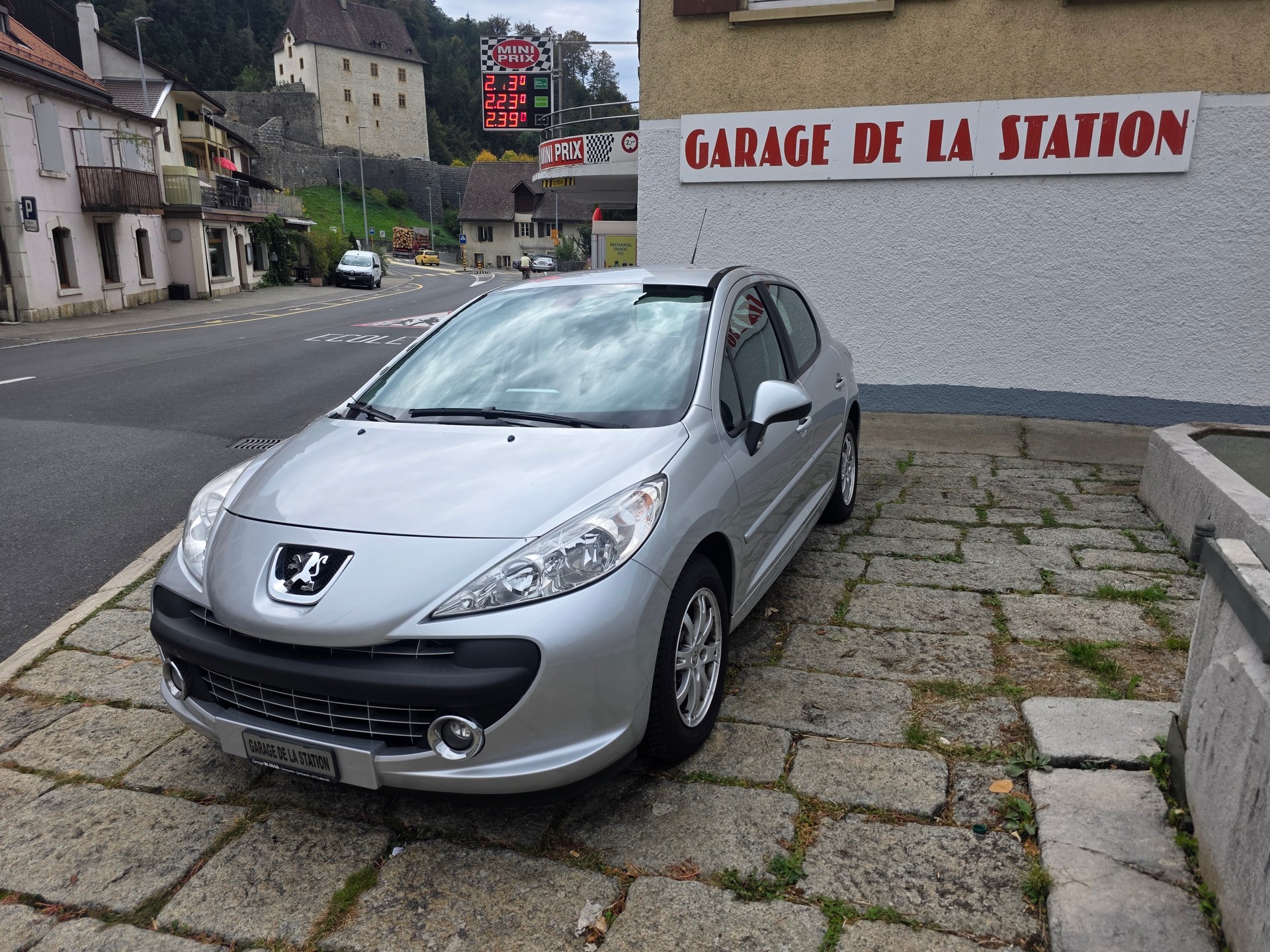 PEUGEOT 207 1.6 16V XS Premium-image-0