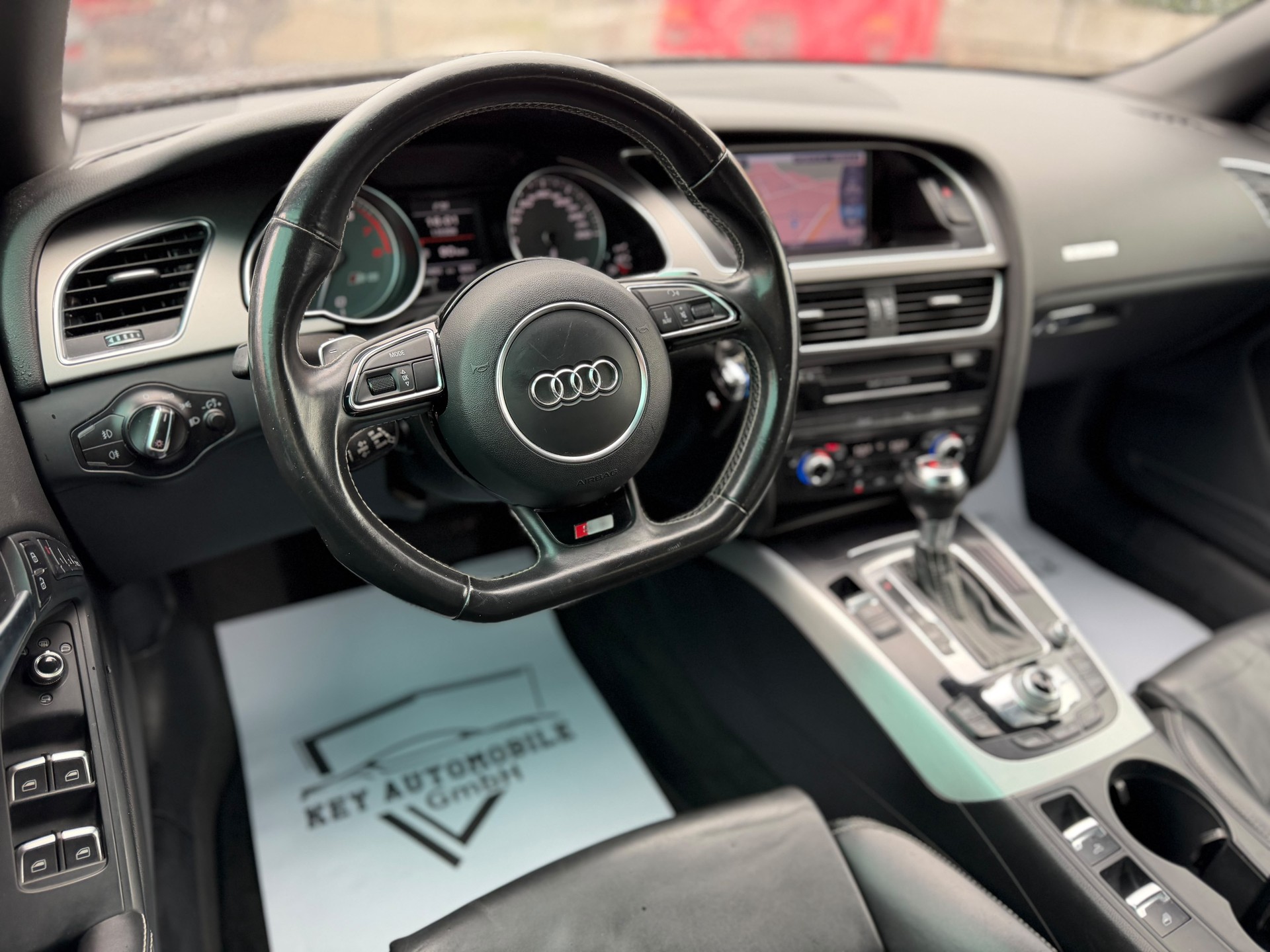 AUDI S5 Cabrio 3.0 TFSI quattro S-tronic-image-8