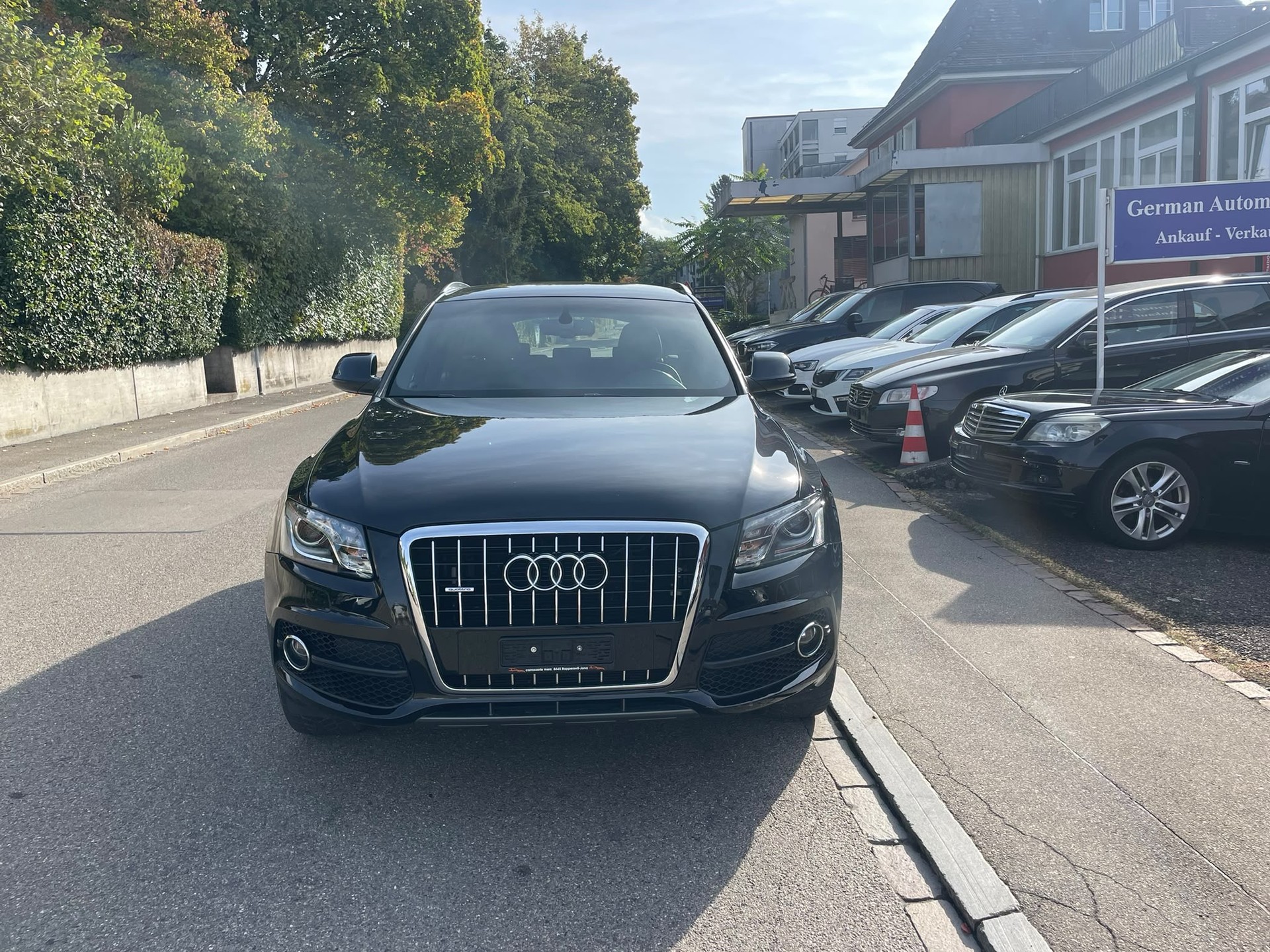 AUDI Q5 3.2 FSI quattro S-tronic-image-2