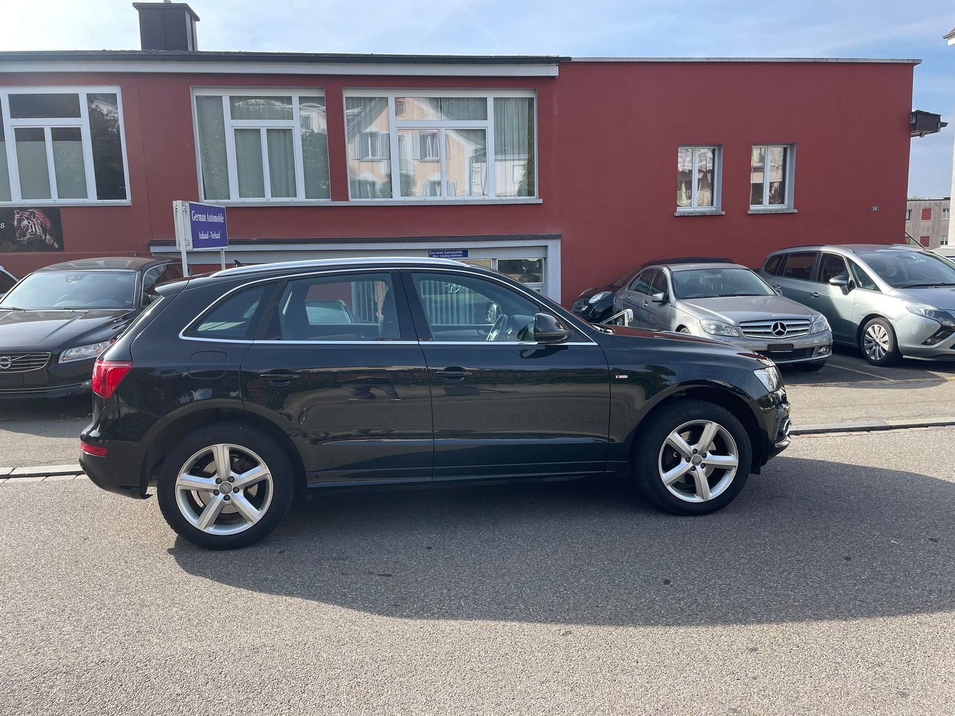 AUDI Q5 3.2 FSI quattro S-tronic-image-3