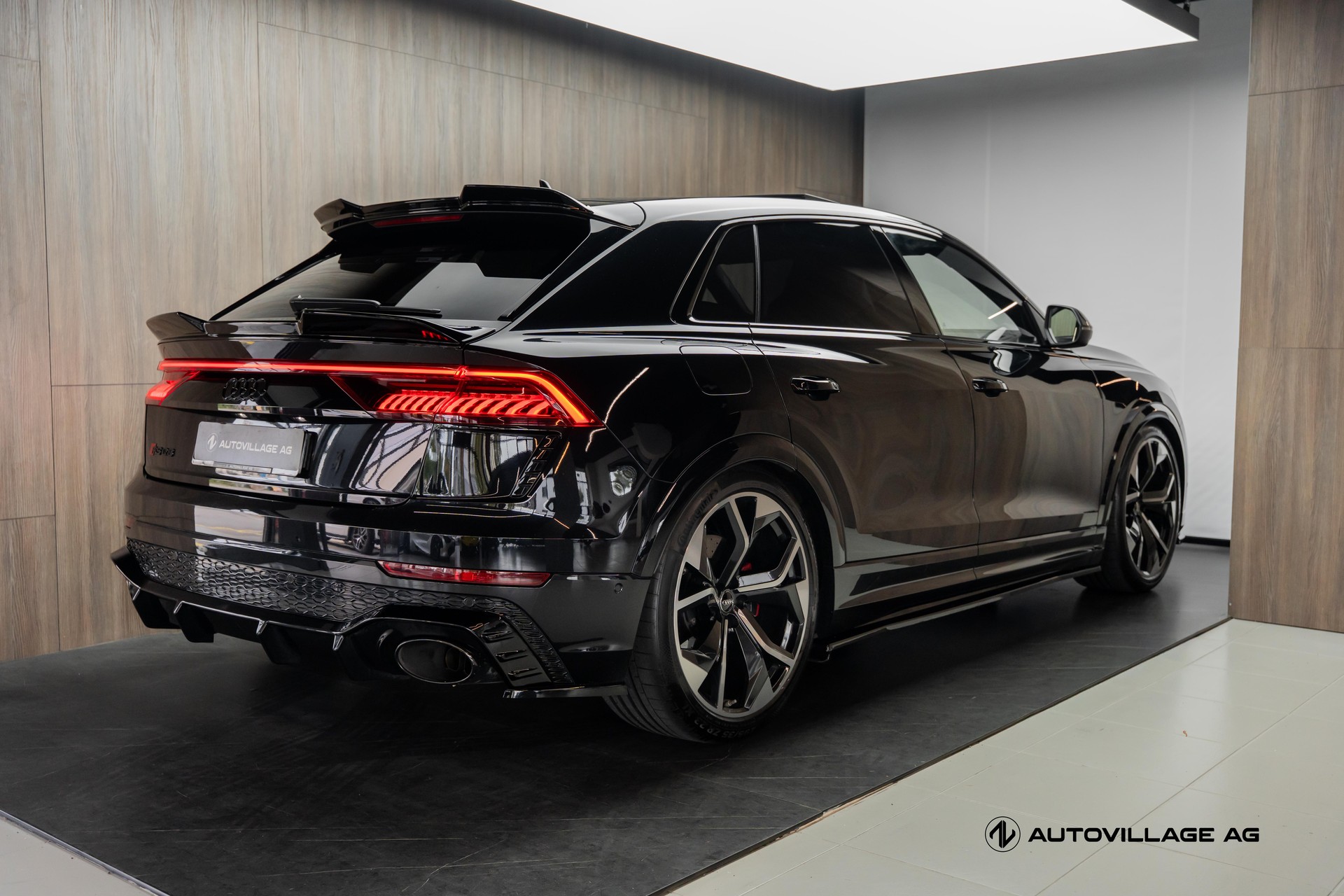 AUDI RSQ8 quattro tiptronic-image-1