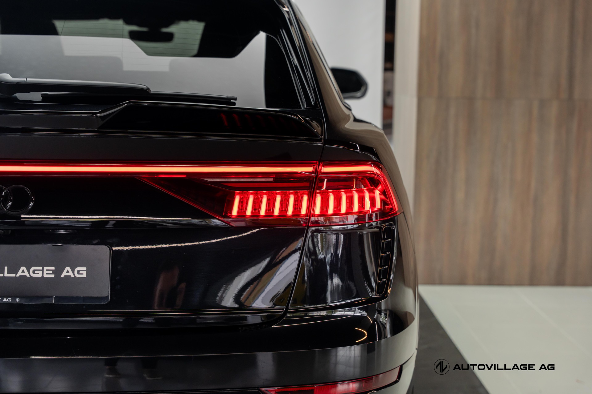 AUDI RSQ8 quattro tiptronic-image-28