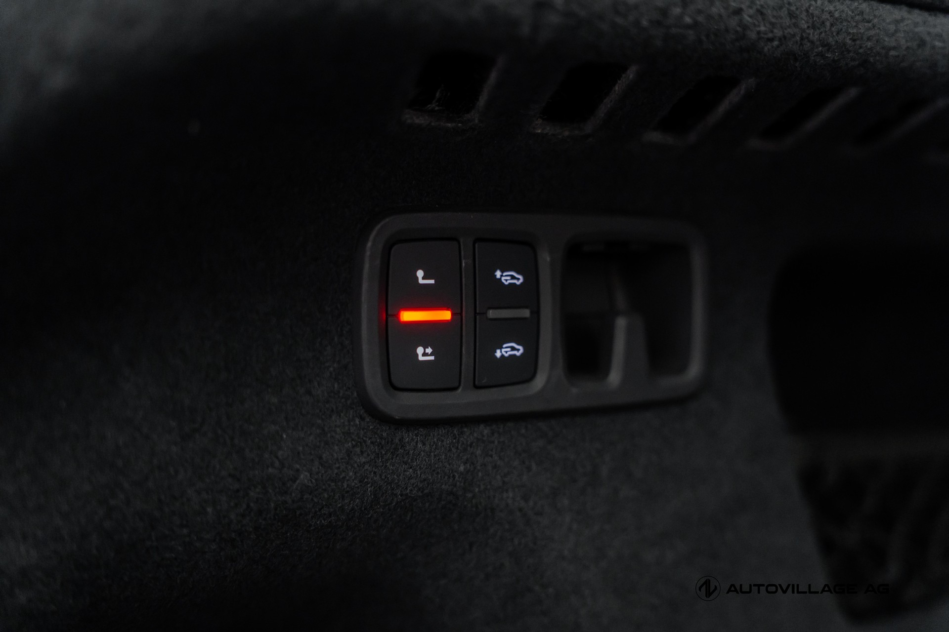 AUDI RSQ8 quattro tiptronic-image-24