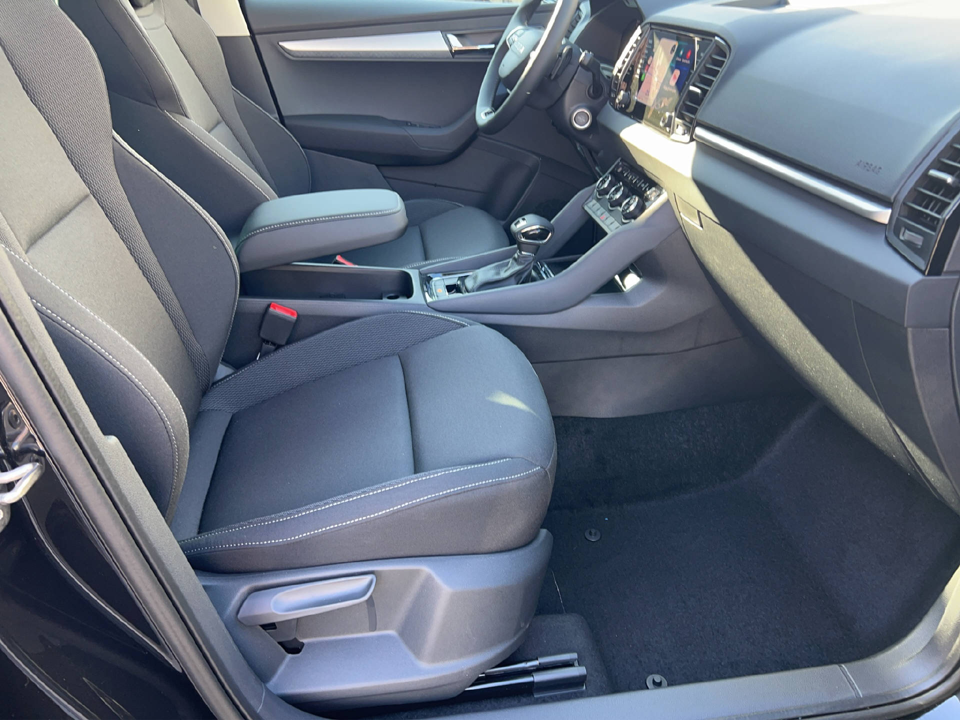 SKODA Karoq 1.5 TSI Selection DSG-image-14