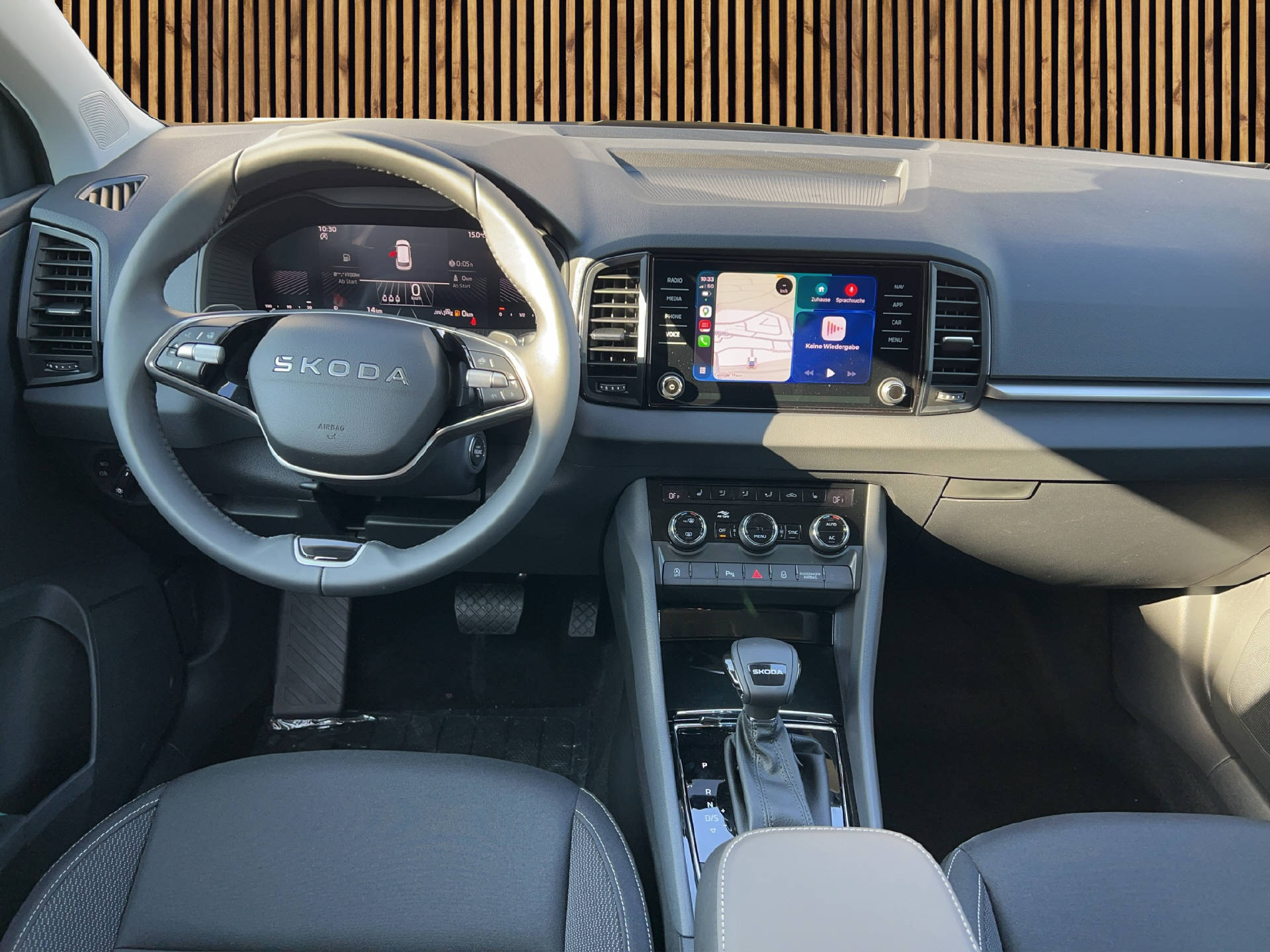 SKODA Karoq 1.5 TSI Selection DSG-image-10