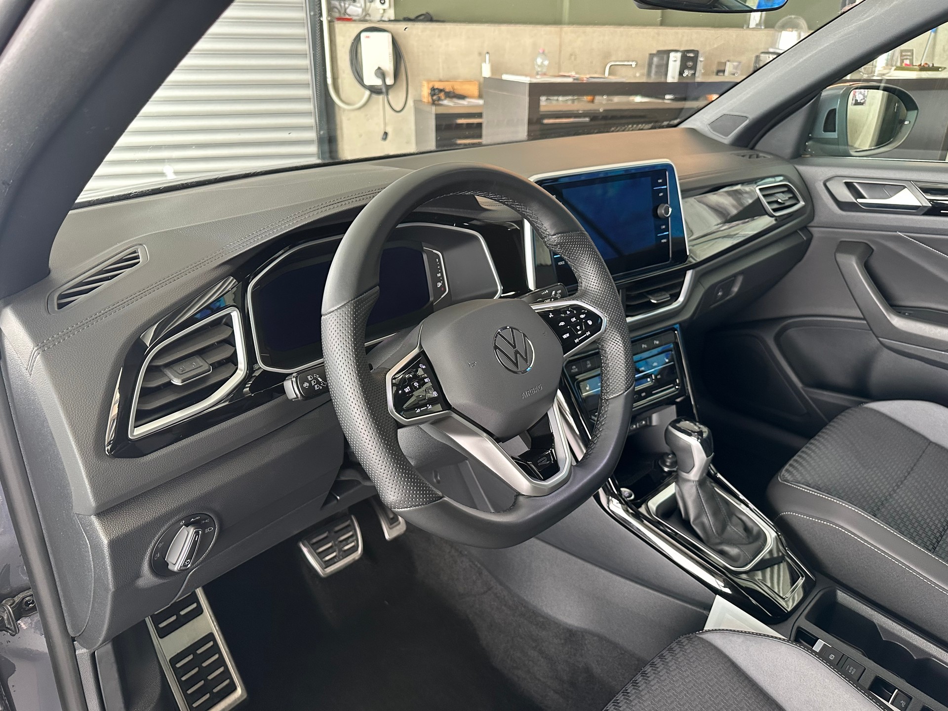 VW T-Roc Cabriolet 1.5 TSI R-Line DSG-image-9
