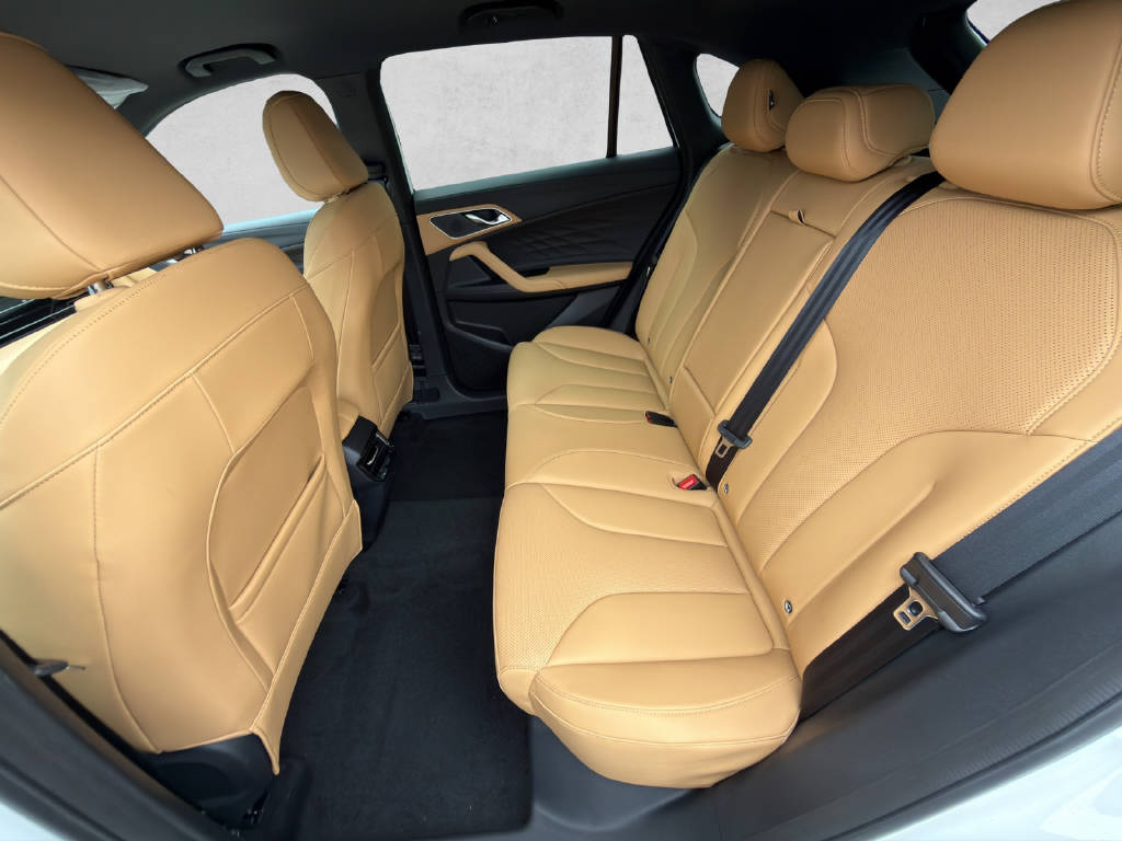 MG HS 1.5 Hybrid Luxury-image-6