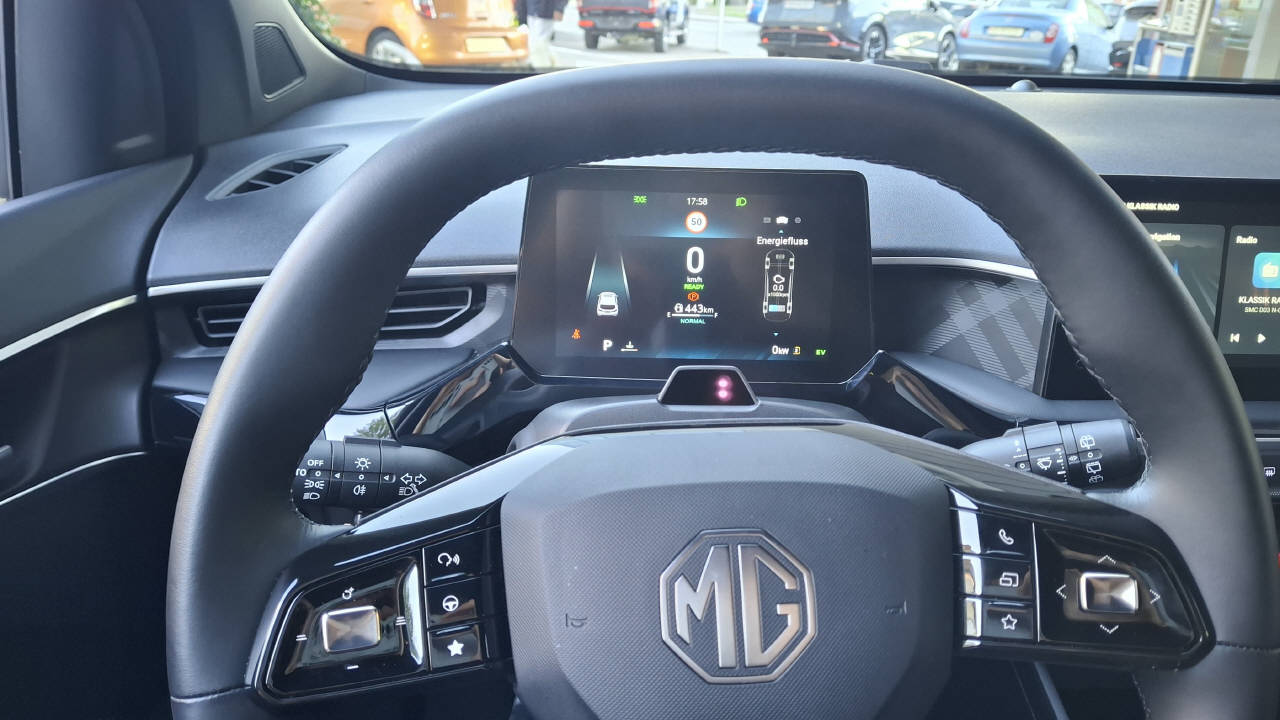 MG 3 1.5 Hybrid Luxury-image-9