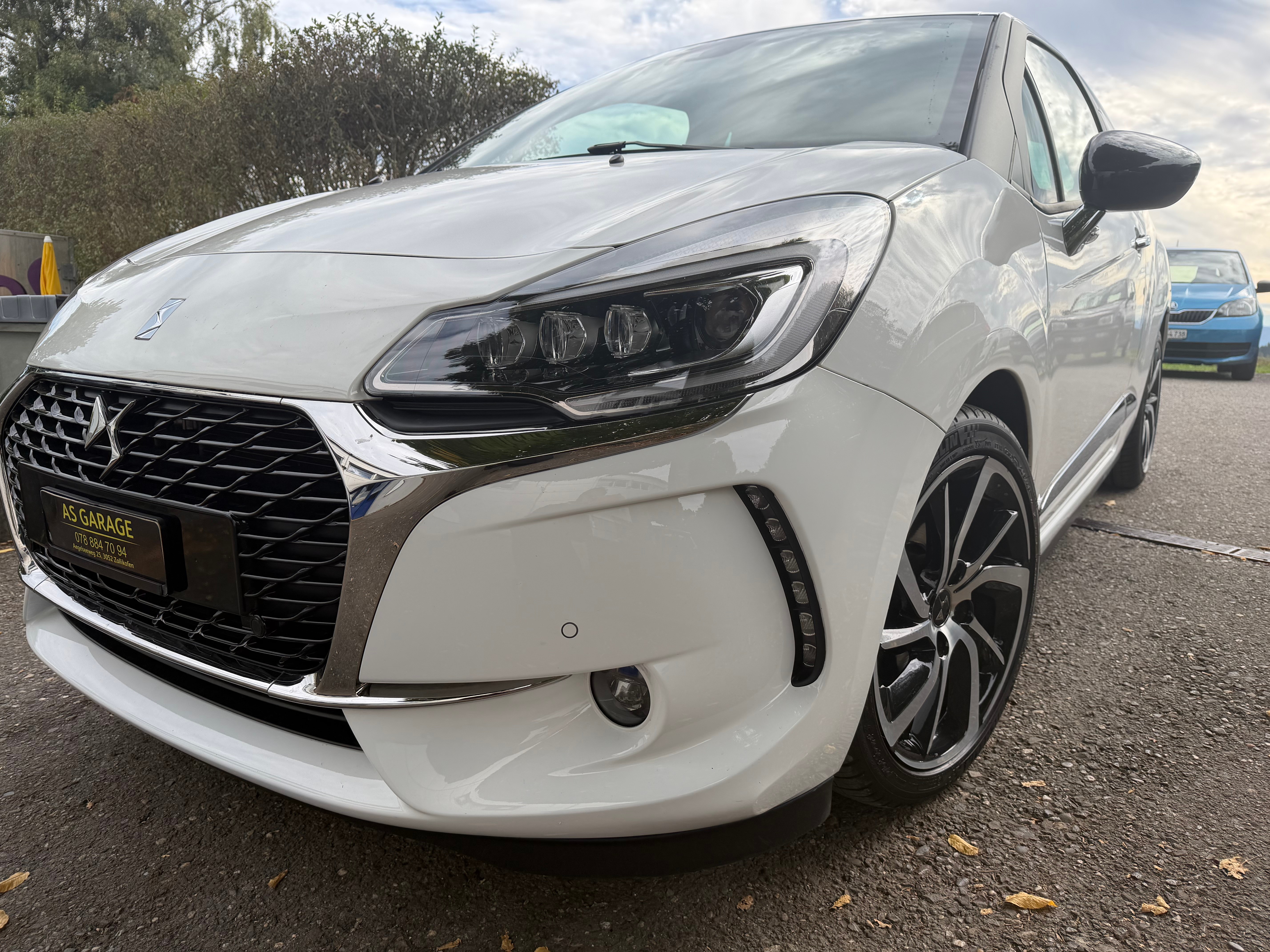 Car photo