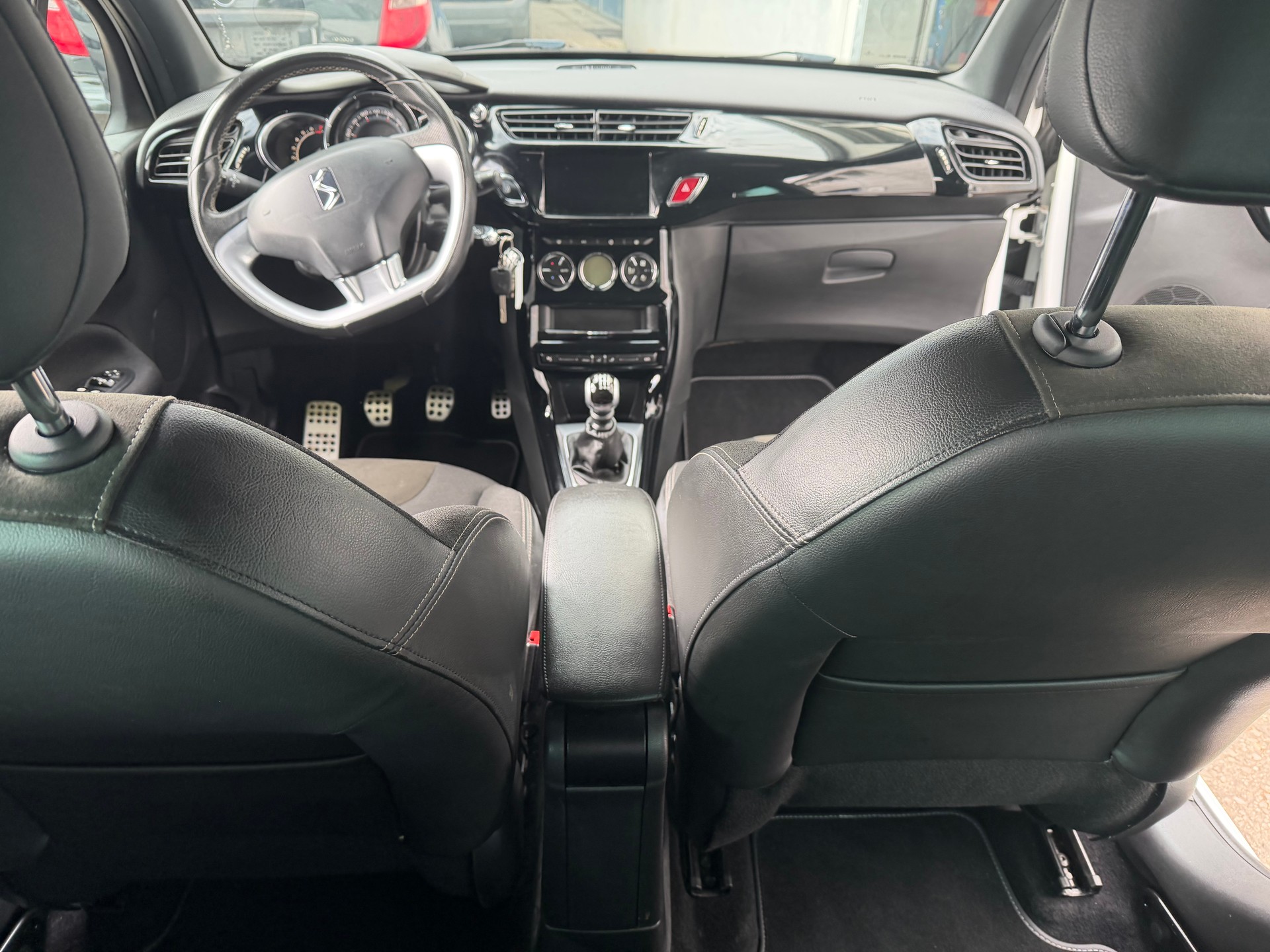 DS AUTOMOBILES DS 3 1.2 PureTech Sport Chic-image-13