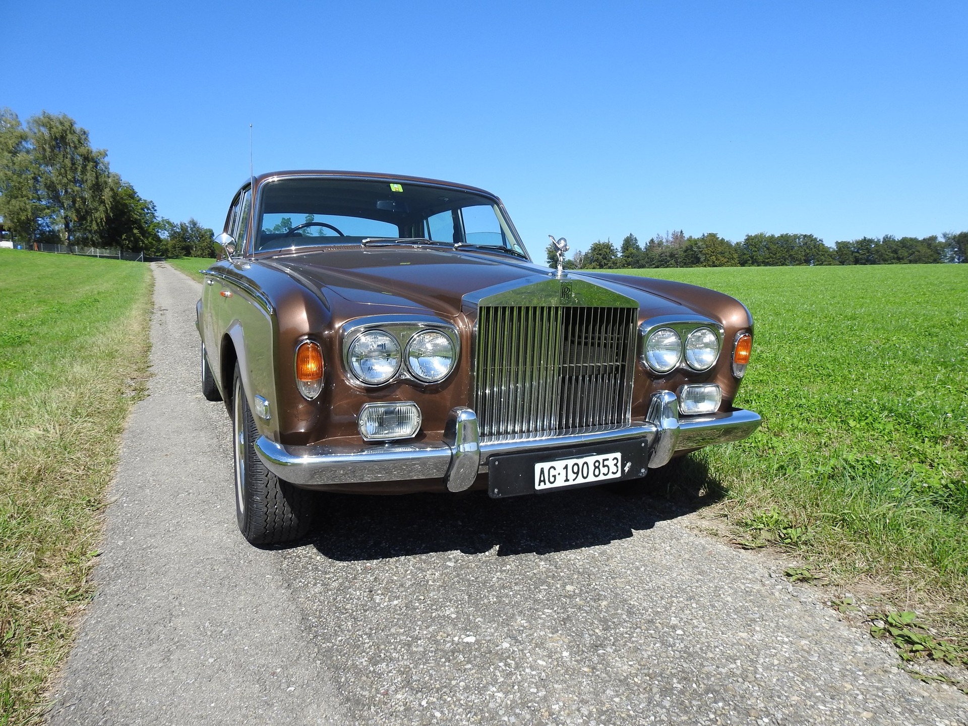 ROLLS-ROYCE Silver Shadow-image-1