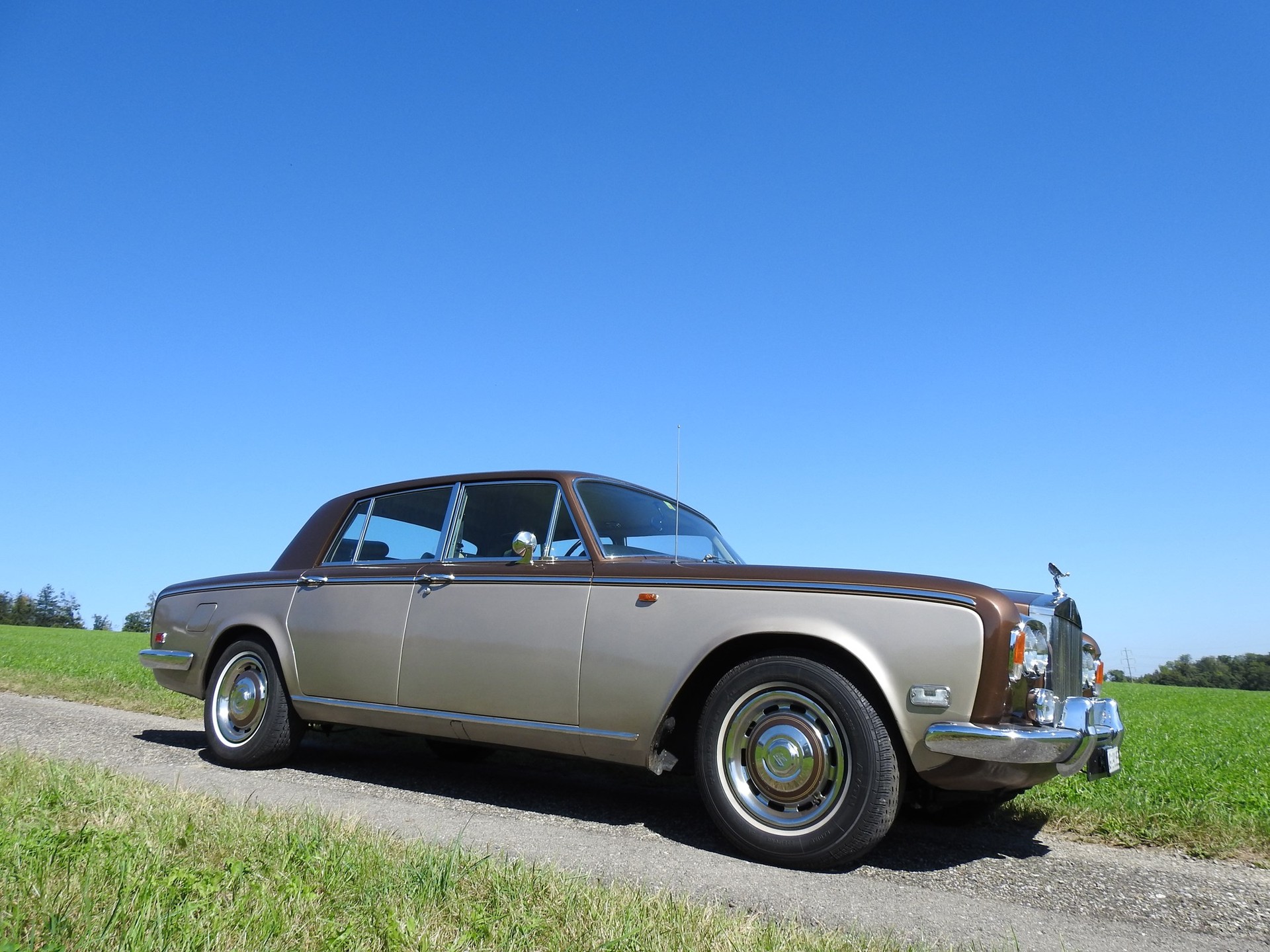 ROLLS-ROYCE Silver Shadow-image-0