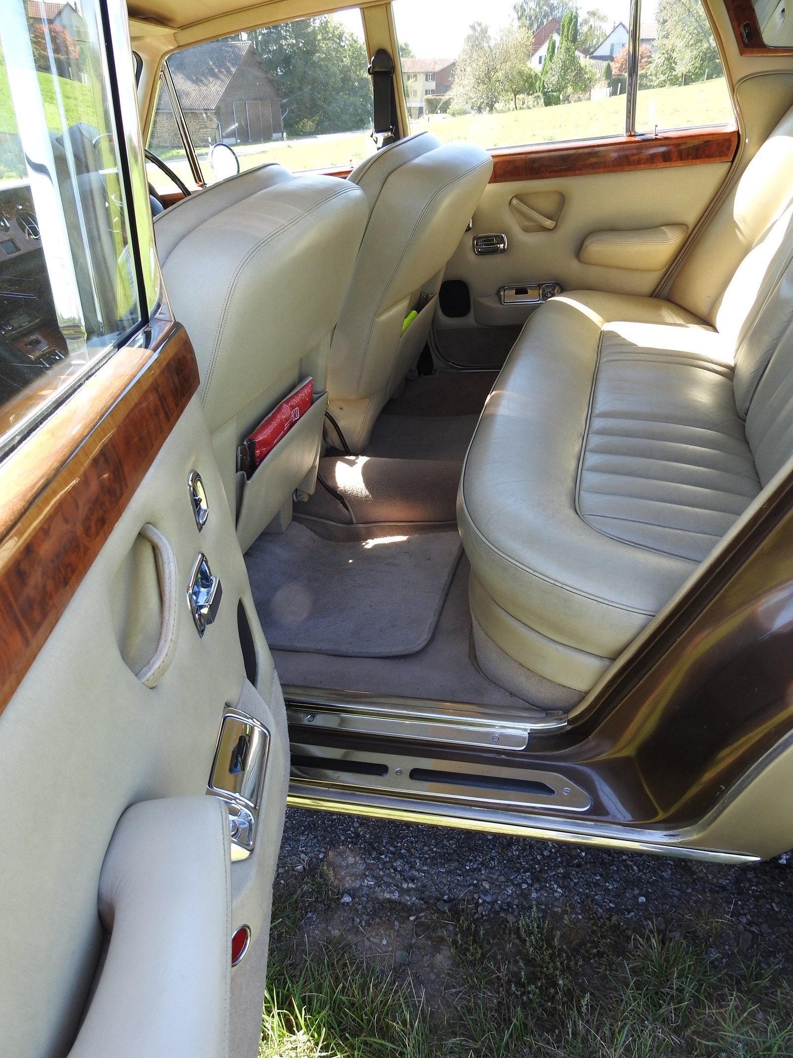 ROLLS-ROYCE Silver Shadow-image-5