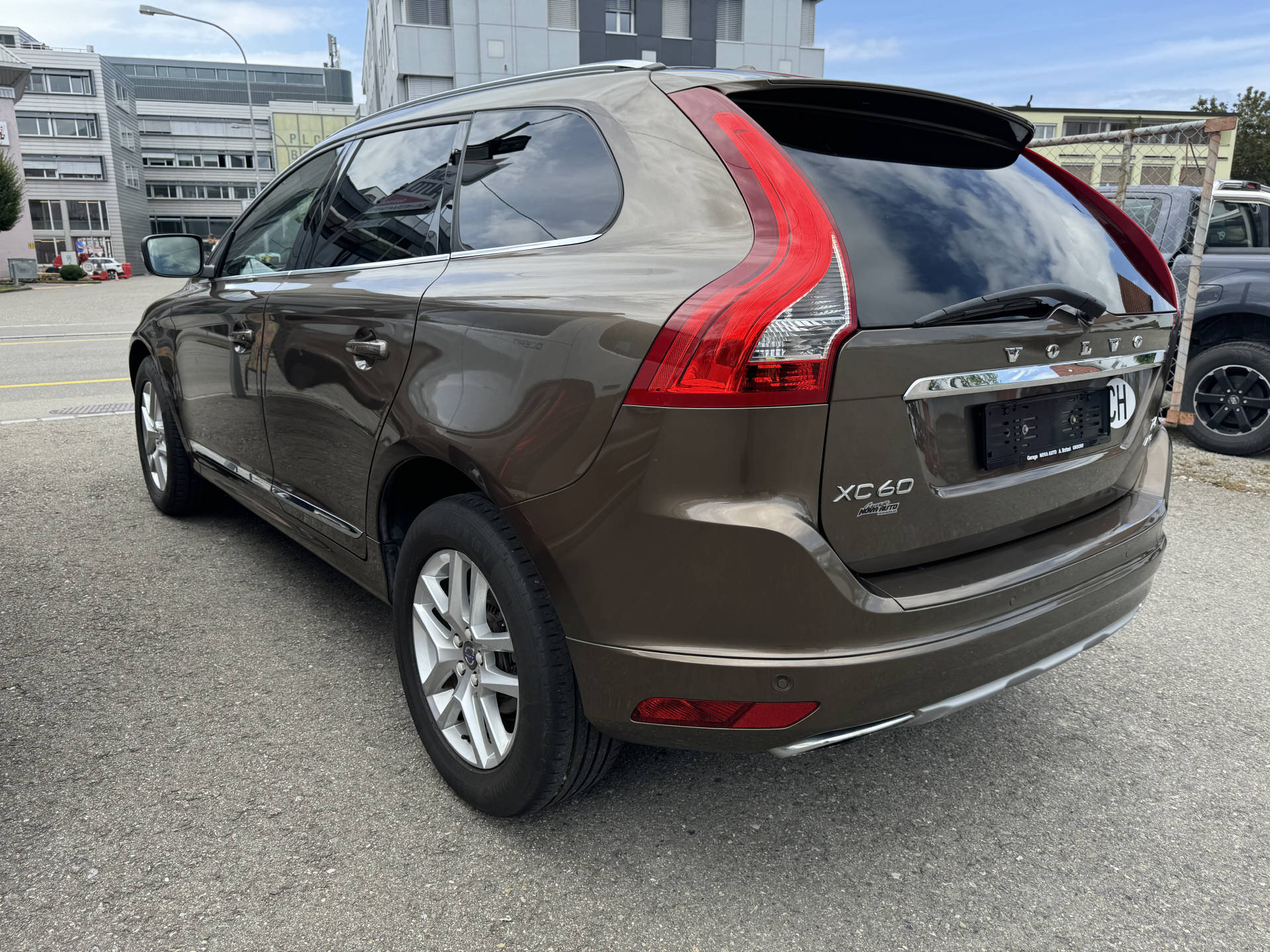 VOLVO XC60 2.0 T6 Summum AWD S/S-image-4