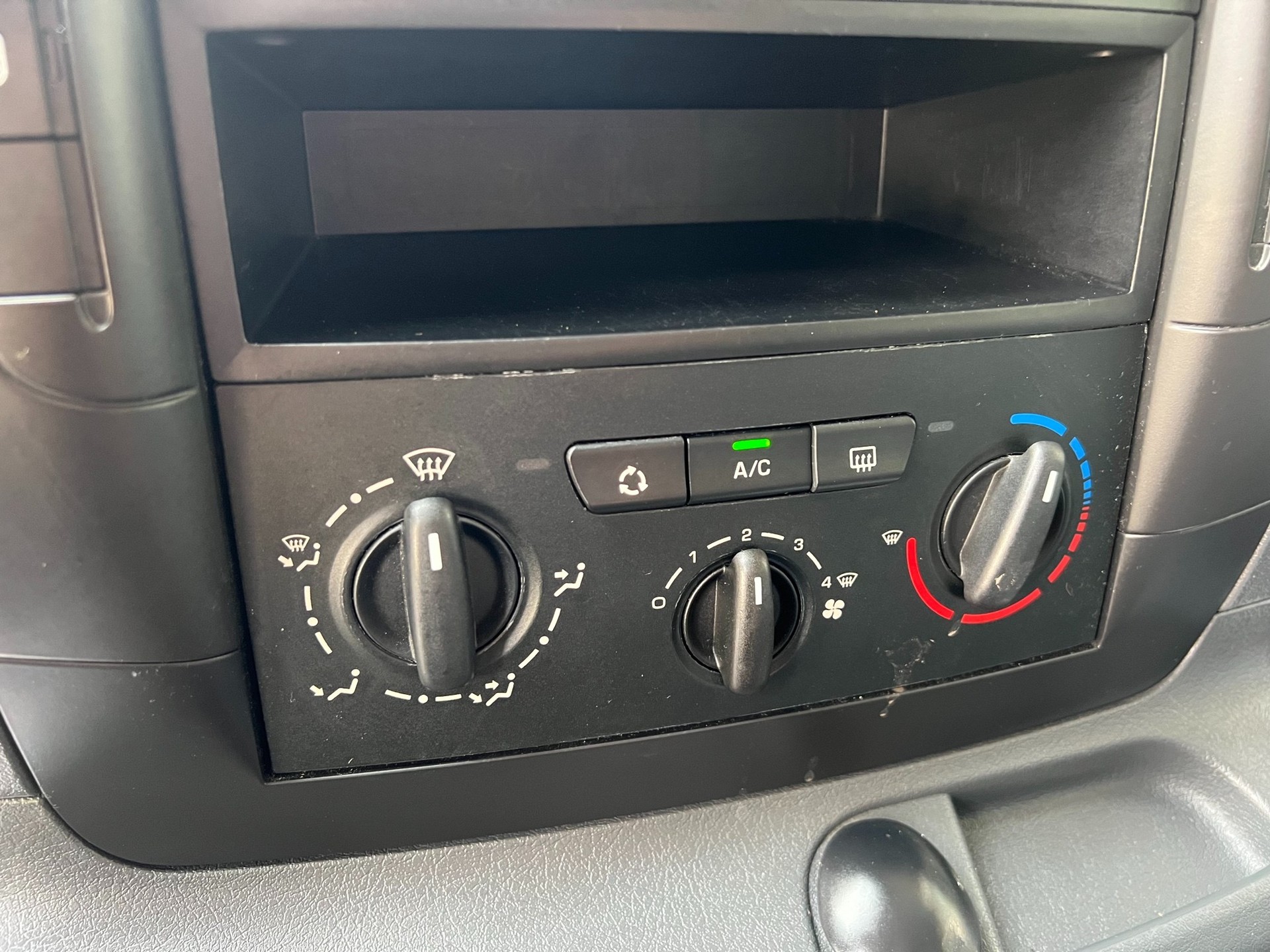 CITROEN Jumpy 2.0 HDi L2H1 Attraction 9Sitzer-image-10