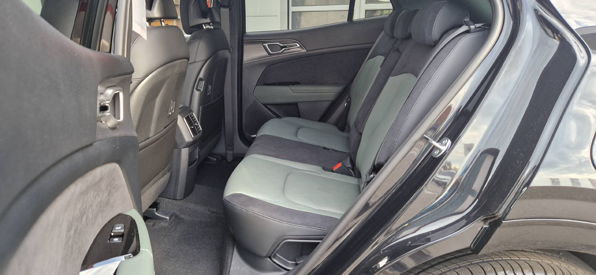 KIA Sportage 1.6 T-GDi PHEV Anniversary-image-10