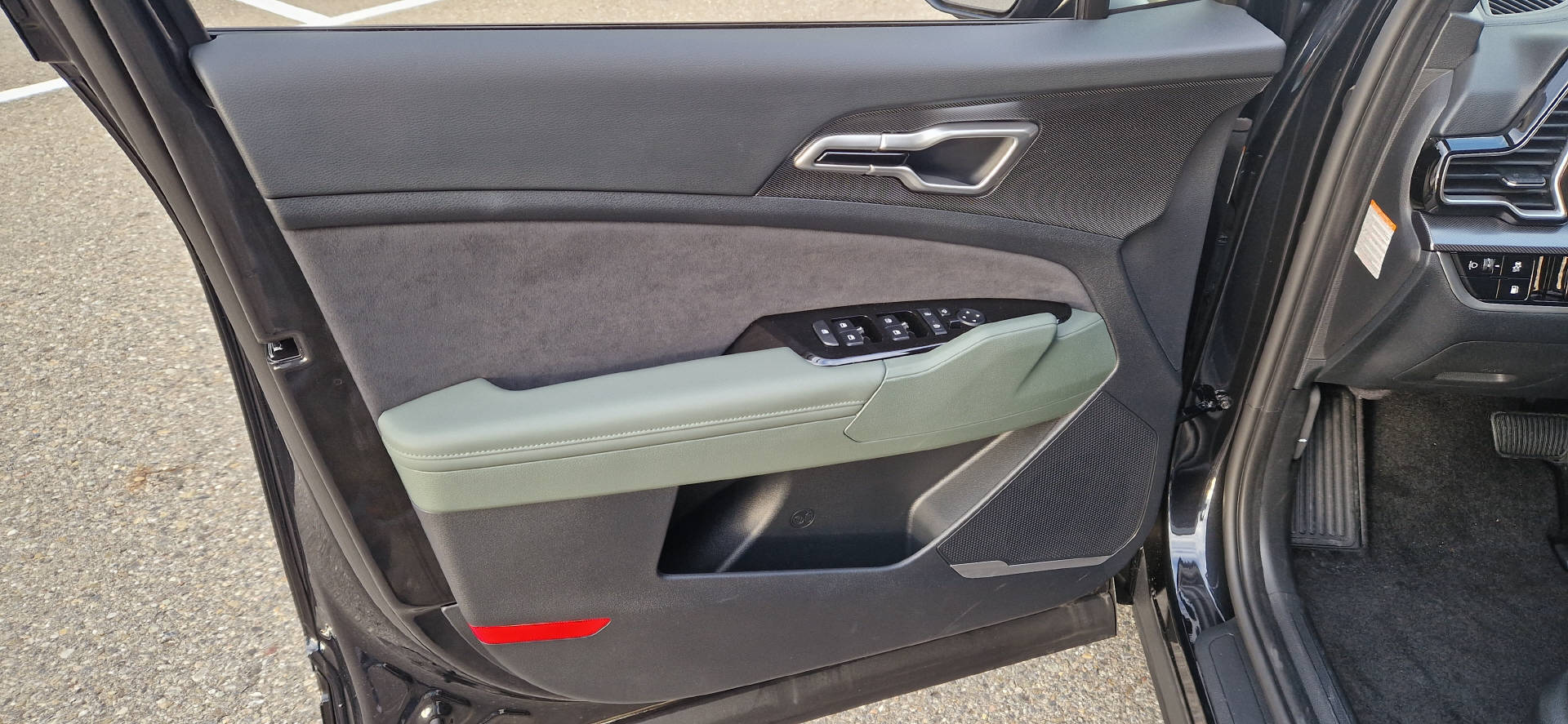 KIA Sportage 1.6 T-GDi PHEV Anniversary-image-2