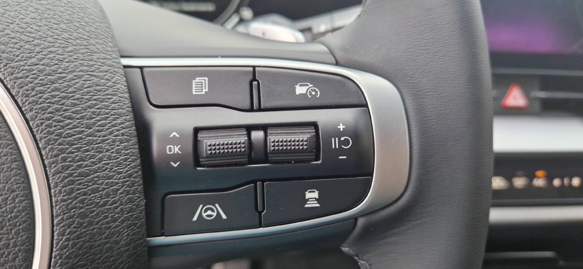 KIA Sportage 1.6 T-GDi PHEV Anniversary-image-8