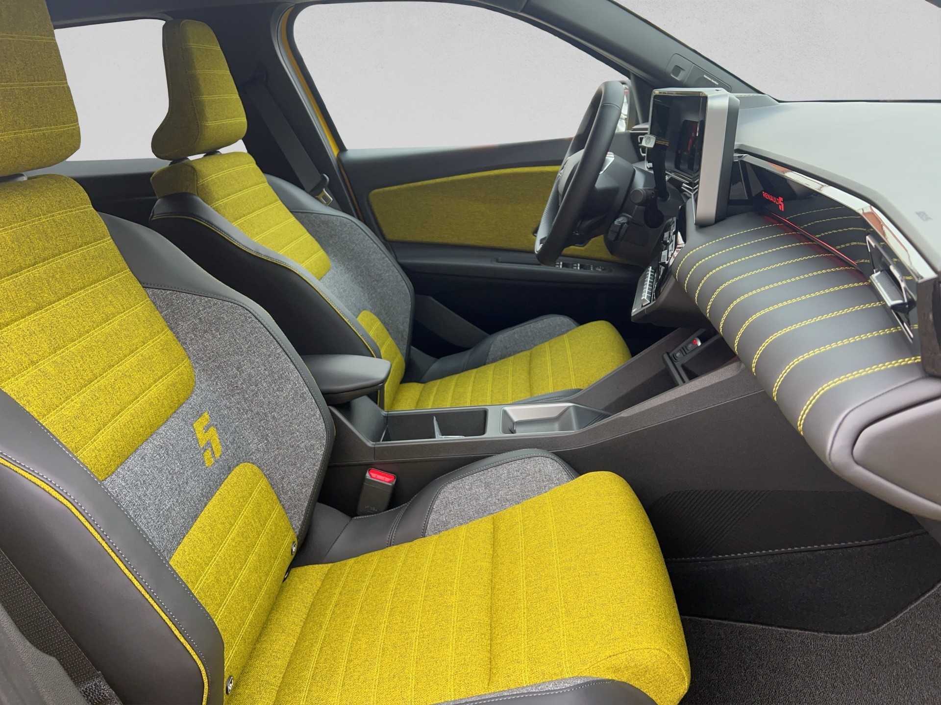 RENAULT R5 E-Tech Comfort Range 52 kWh Iconic Five-image-15