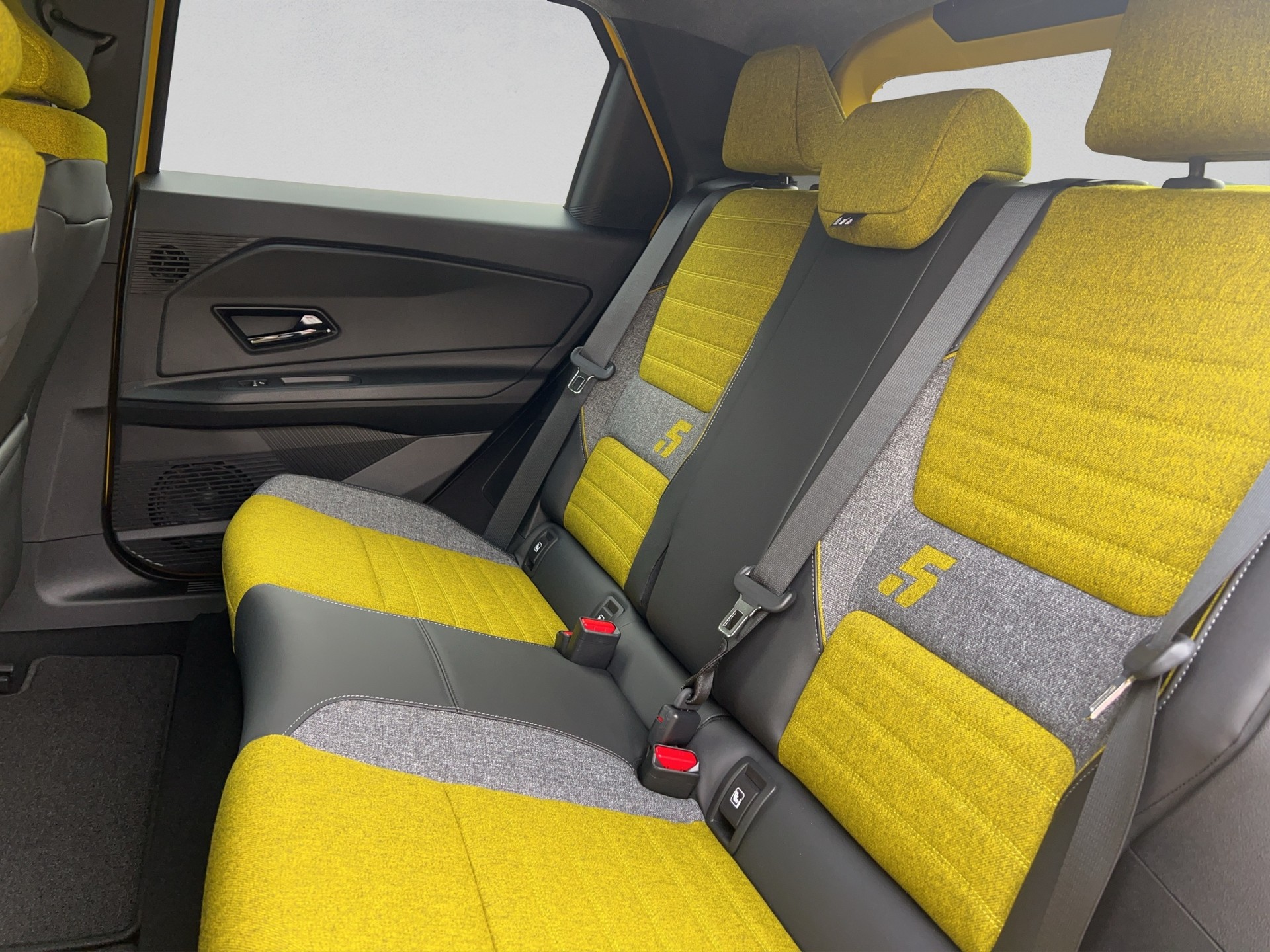 RENAULT R5 E-Tech Comfort Range 52 kWh Iconic Five-image-13