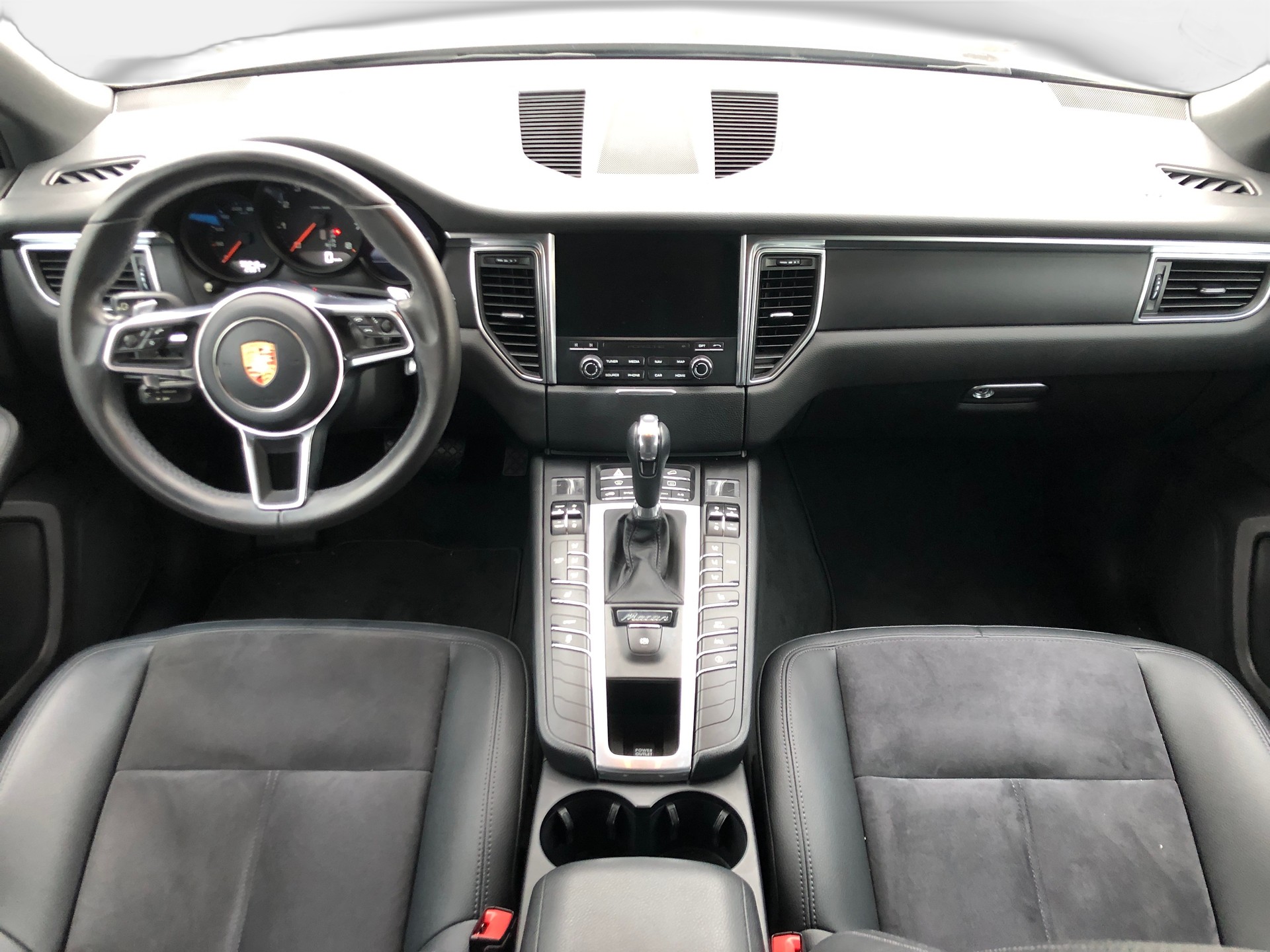 PORSCHE Macan PDK-image-9