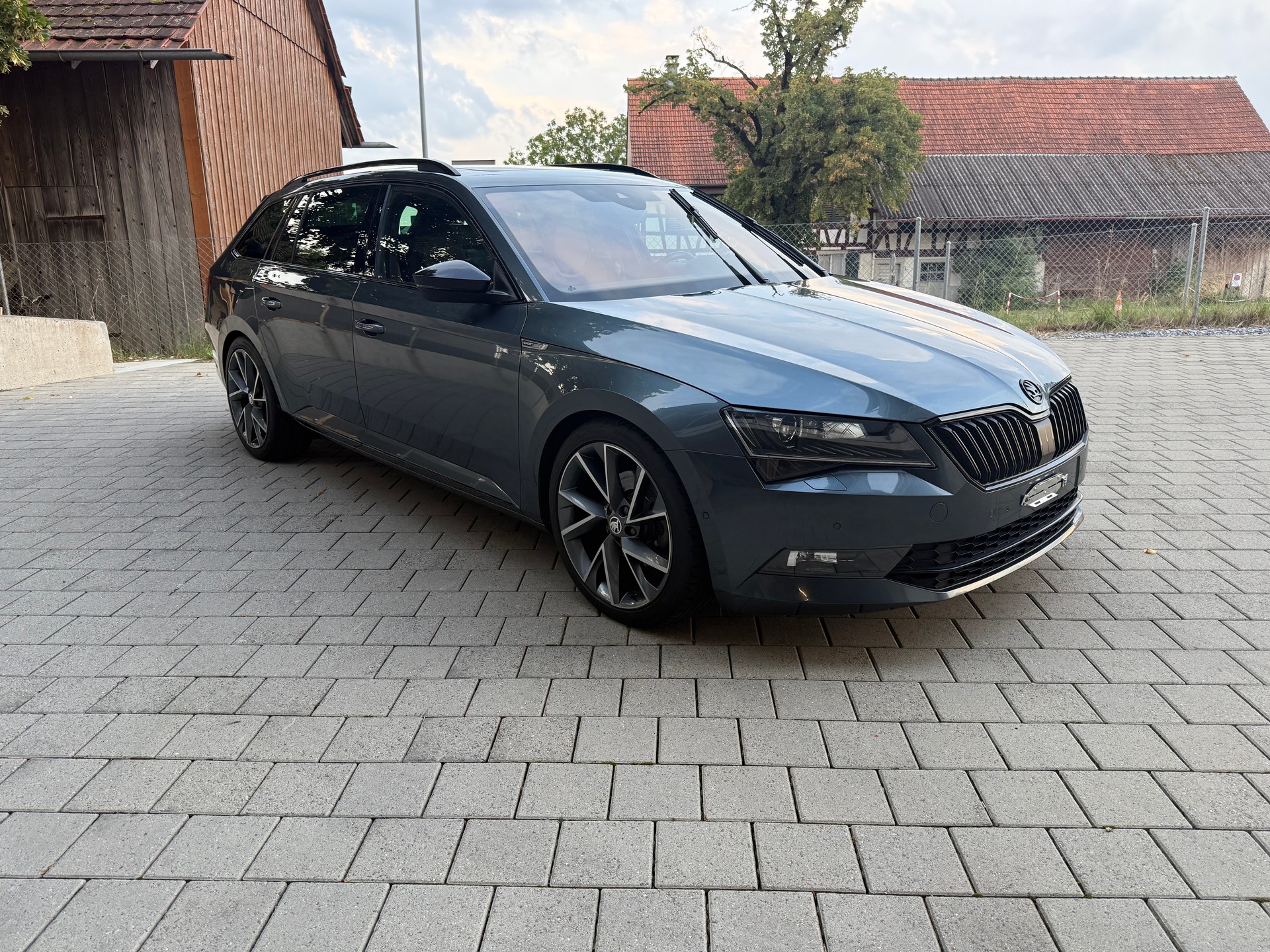 SKODA Superb Combi 2.0 TDi SportLine+ 4x4 DSG-image-0